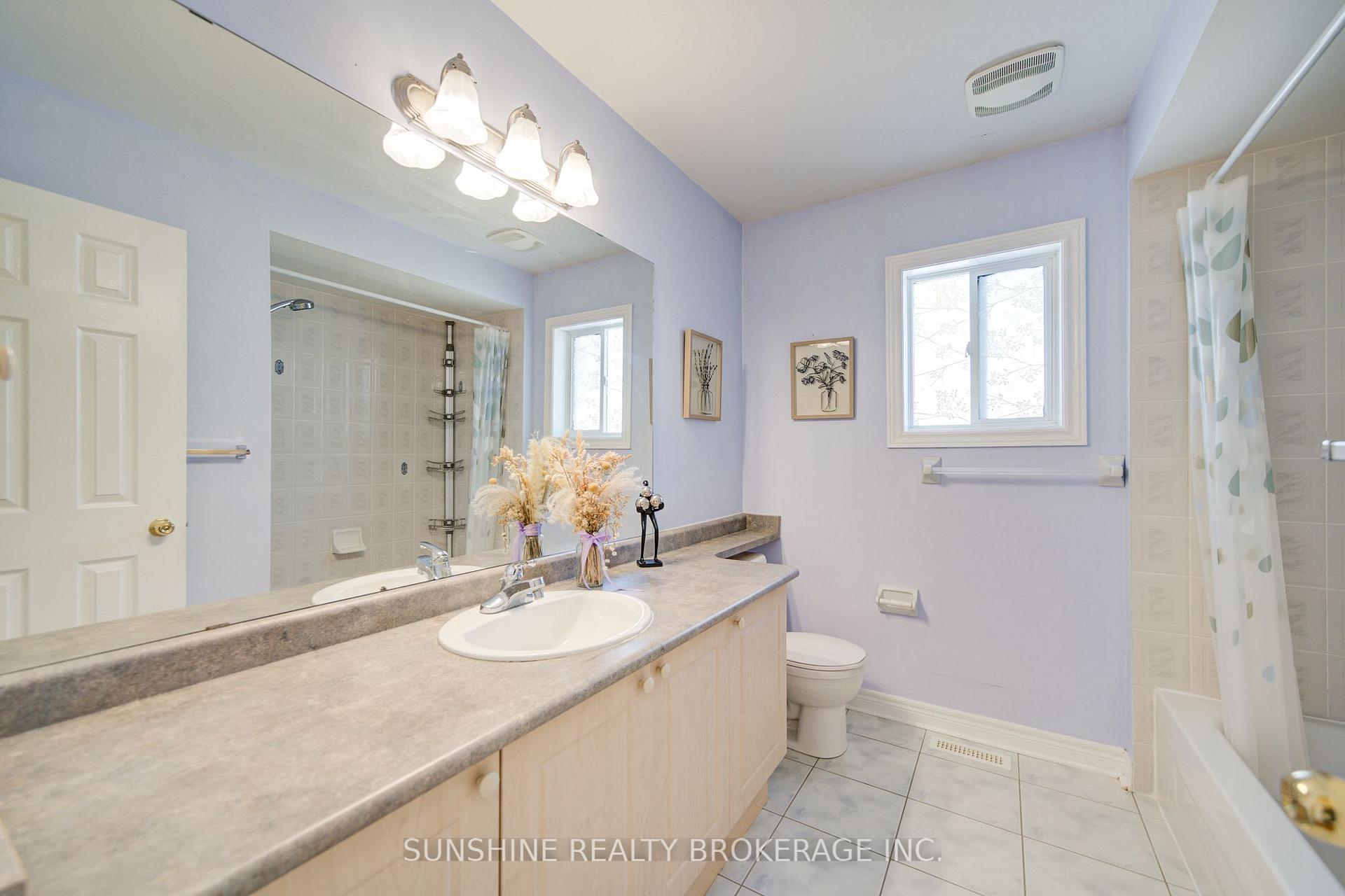 Photo 24 of 77 Sunburst Crescent, Markham, Greensborough — HOMEH