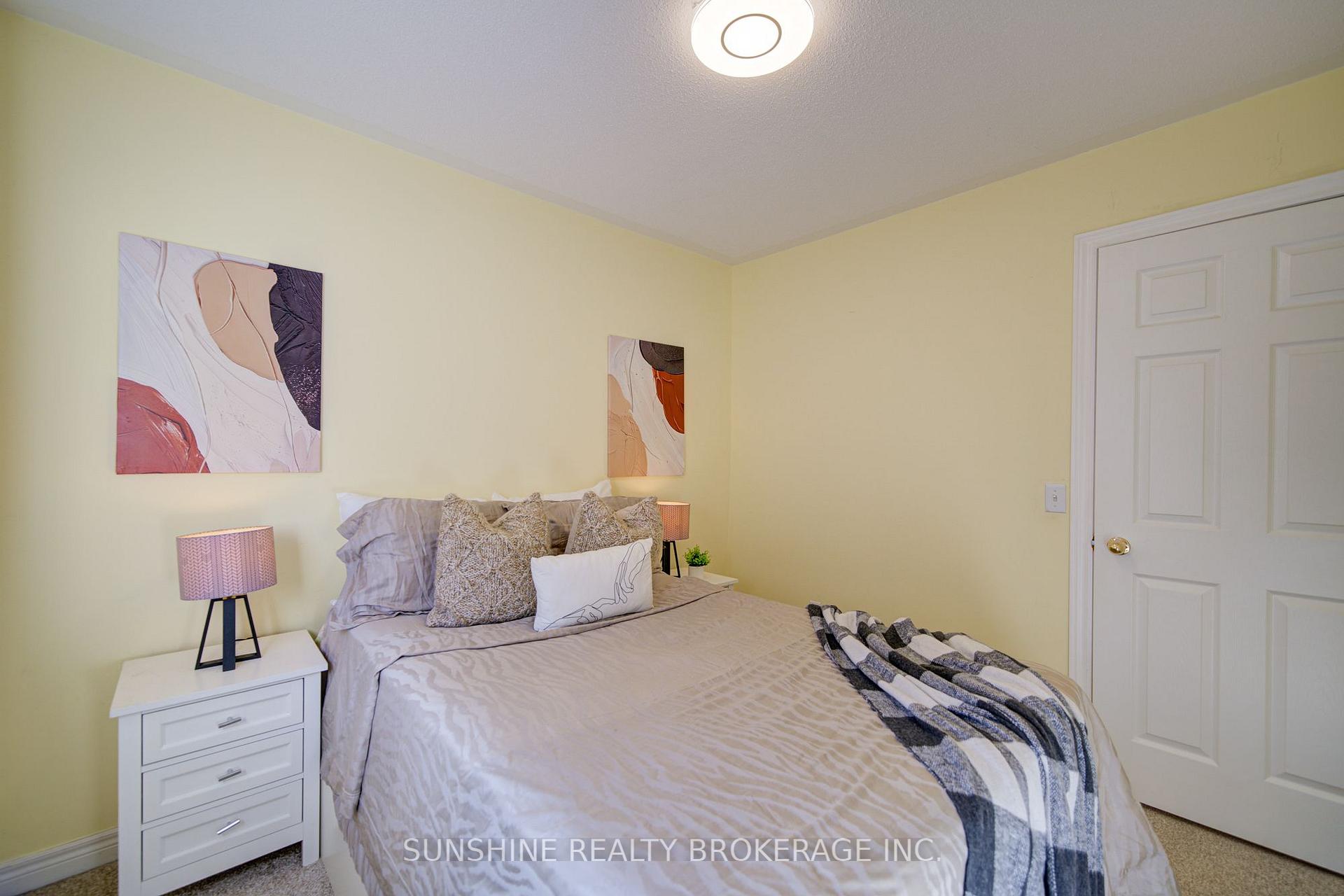 Photo 26 of 77 Sunburst Crescent, Markham, Greensborough — HOMEH