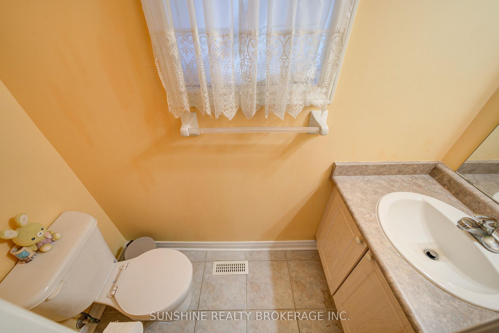 Photo 31 of 77 Sunburst Crescent, Markham, Greensborough — HOMEH