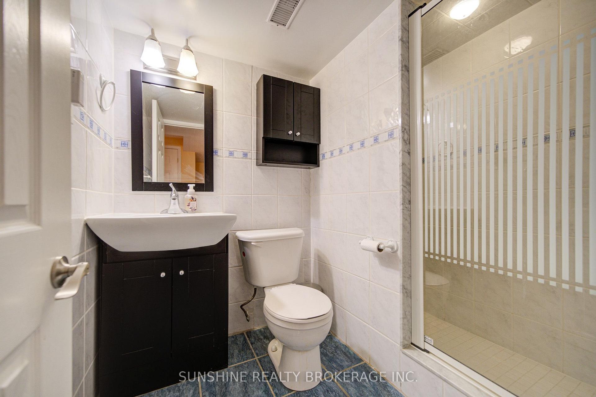 Photo 32 of 77 Sunburst Crescent, Markham, Greensborough — HOMEH