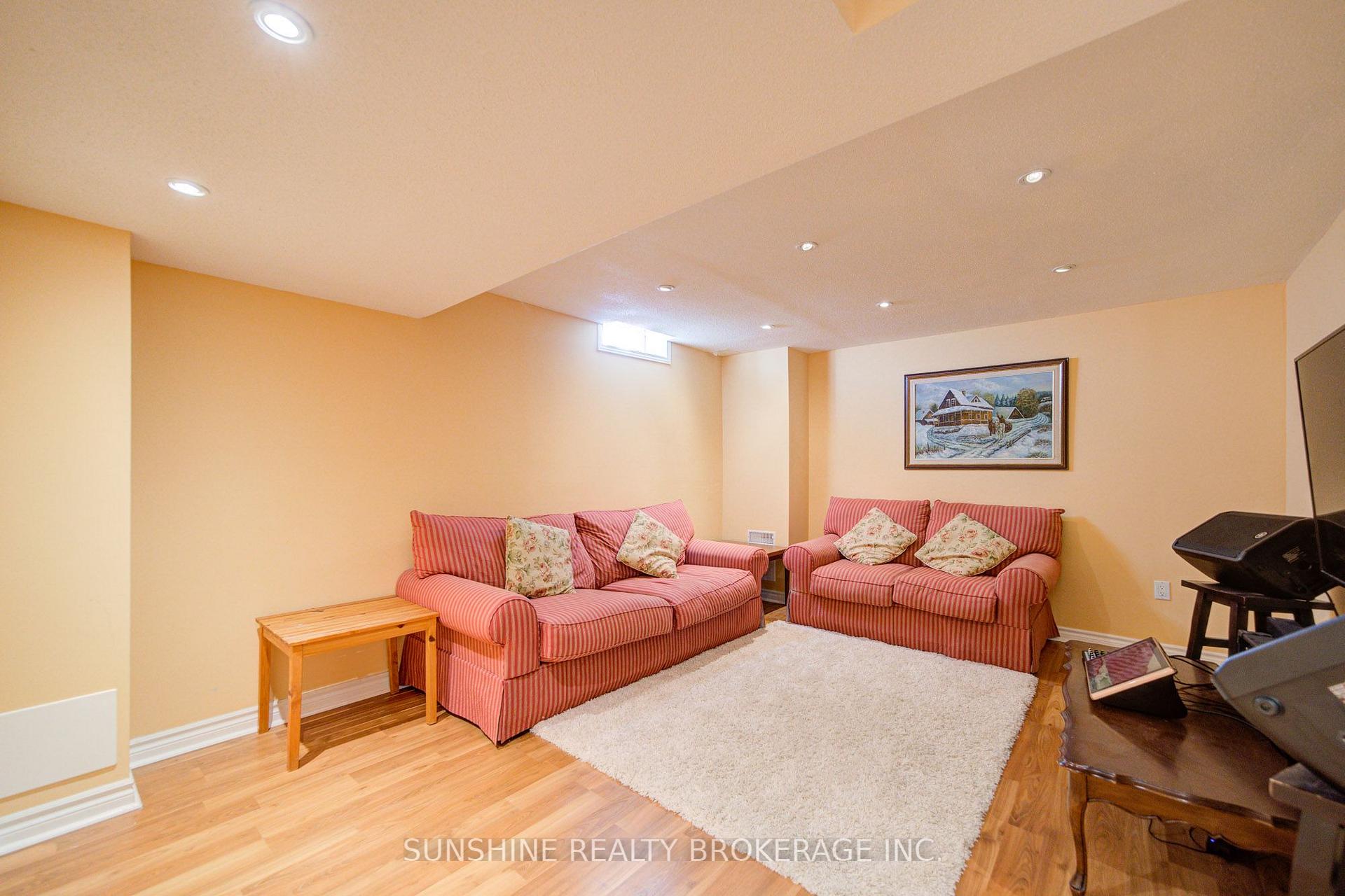Photo 34 of 77 Sunburst Crescent, Markham, Greensborough — HOMEH