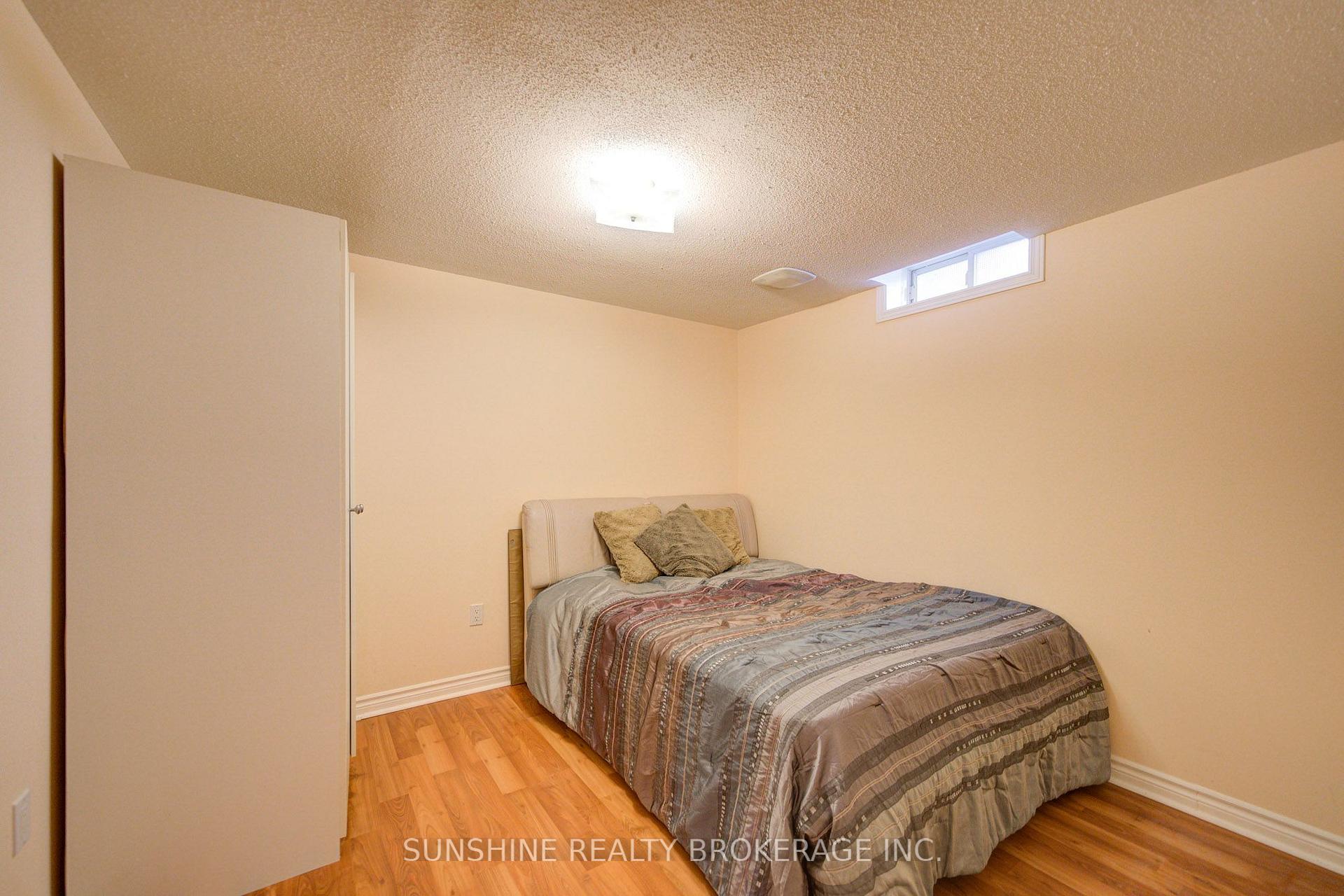 Photo 37 of 77 Sunburst Crescent, Markham, Greensborough — HOMEH
