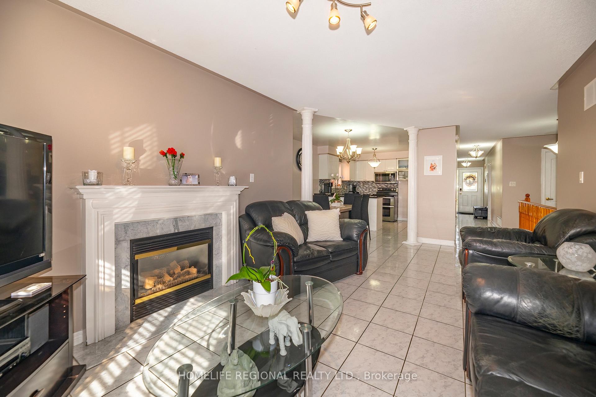 Photo 9 of 40 Arnold Crescent, Whitby, Brooklin — HOMEH