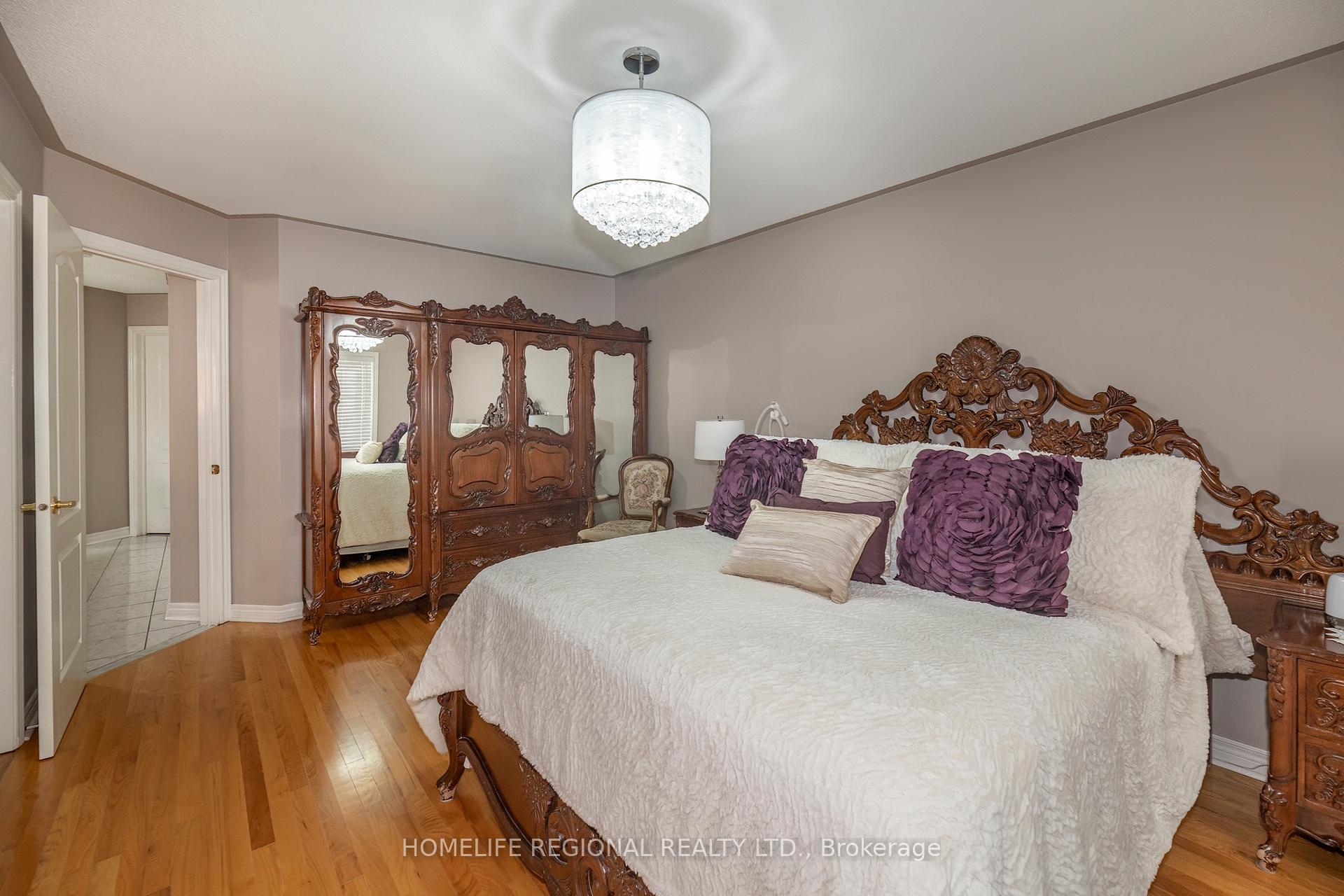 Photo 14 of 40 Arnold Crescent, Whitby, Brooklin — HOMEH