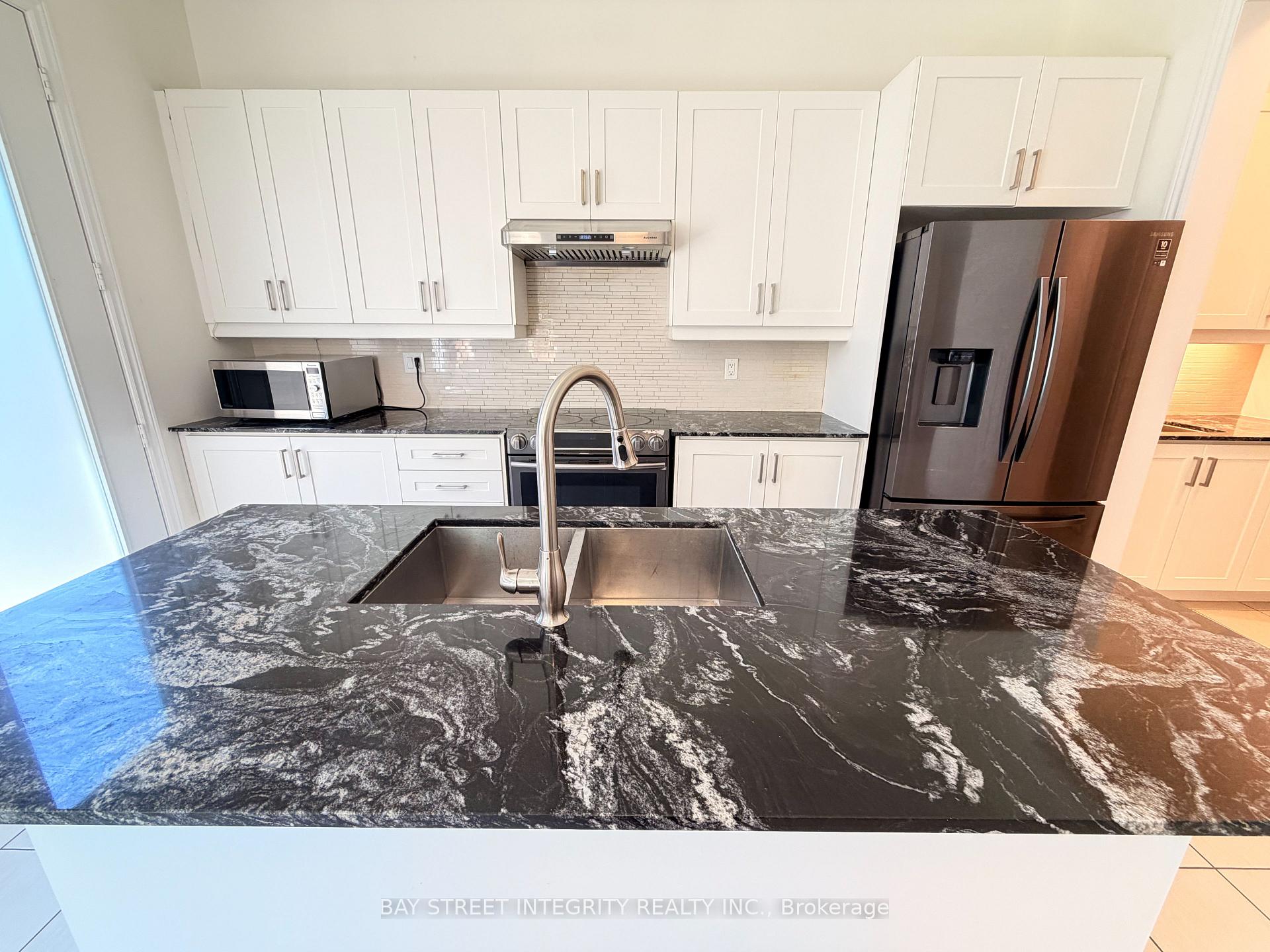 Photo 5 of 61 Cannes Avenue, Vaughan, Vellore Village — HOMEH