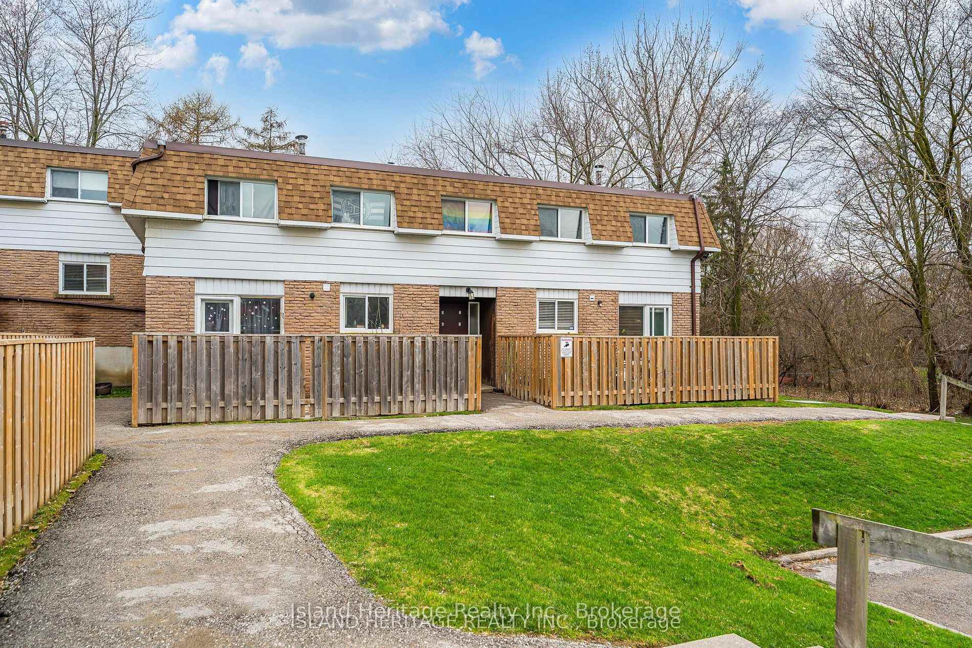 Photo 2 of Unit 3, 730 Cedar Street, Oshawa, Lakeview — HOMEH