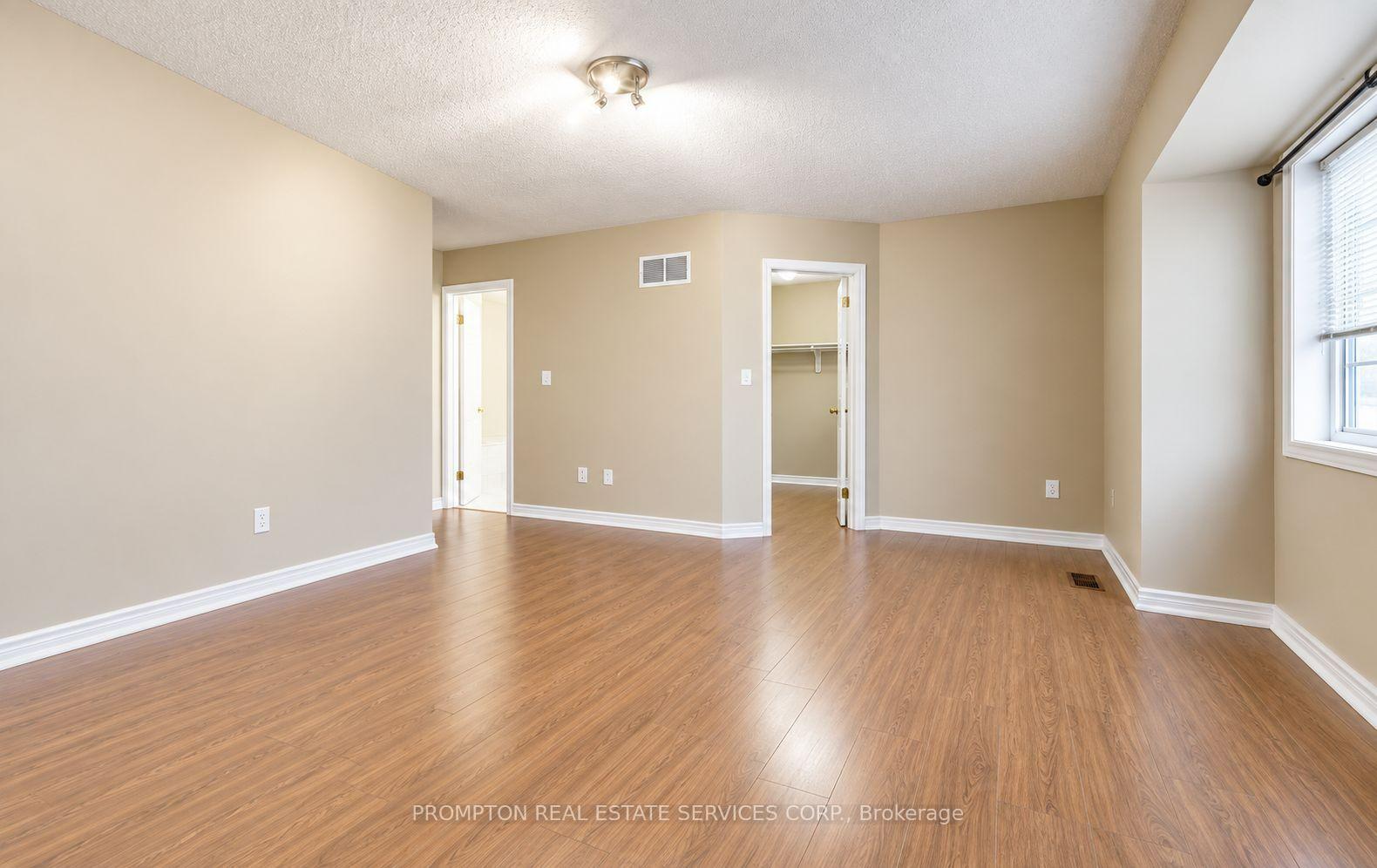 Photo 5 of 150 Matteo David Drive, Richmond Hill, Rouge Woods — HOMEH
