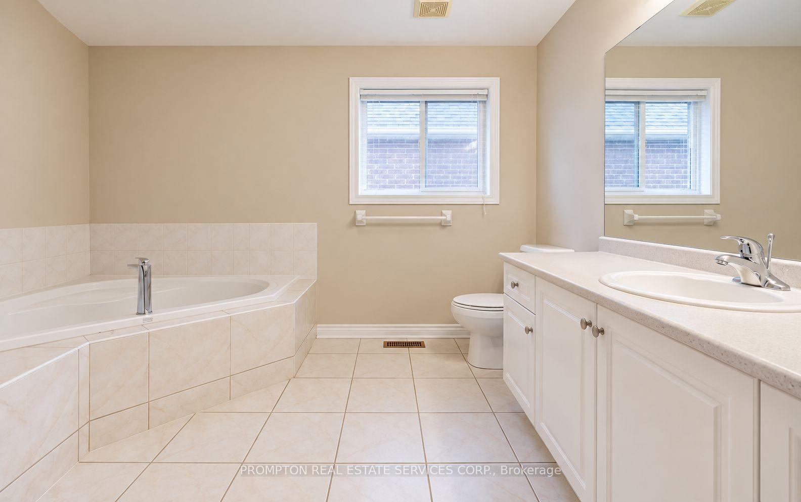 Photo 6 of 150 Matteo David Drive, Richmond Hill, Rouge Woods — HOMEH
