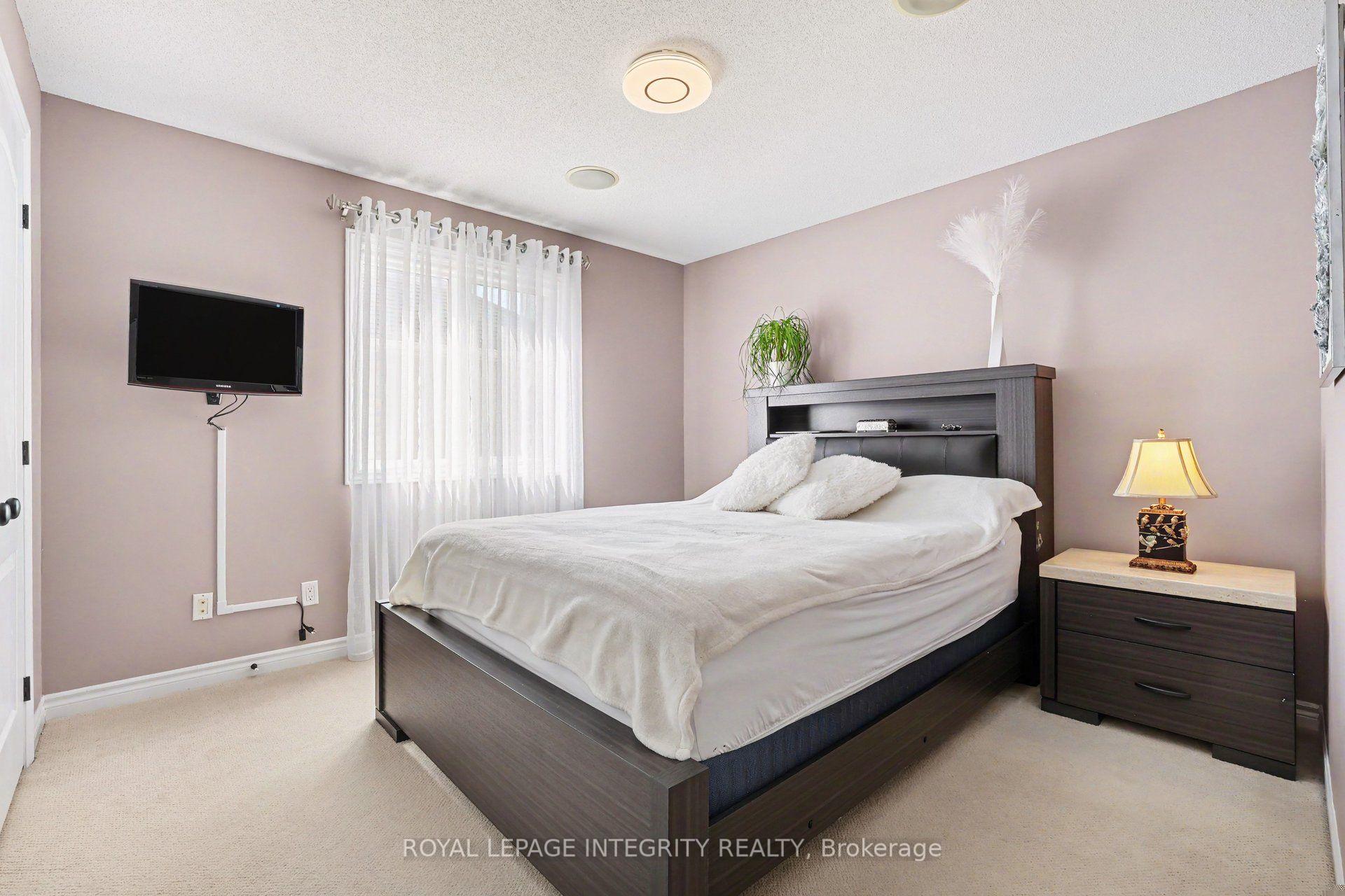 Photo 34 of 92 Broughton Street, Ottawa, Kanata - Kanata Lakes/Heritage Hills — HOMEH