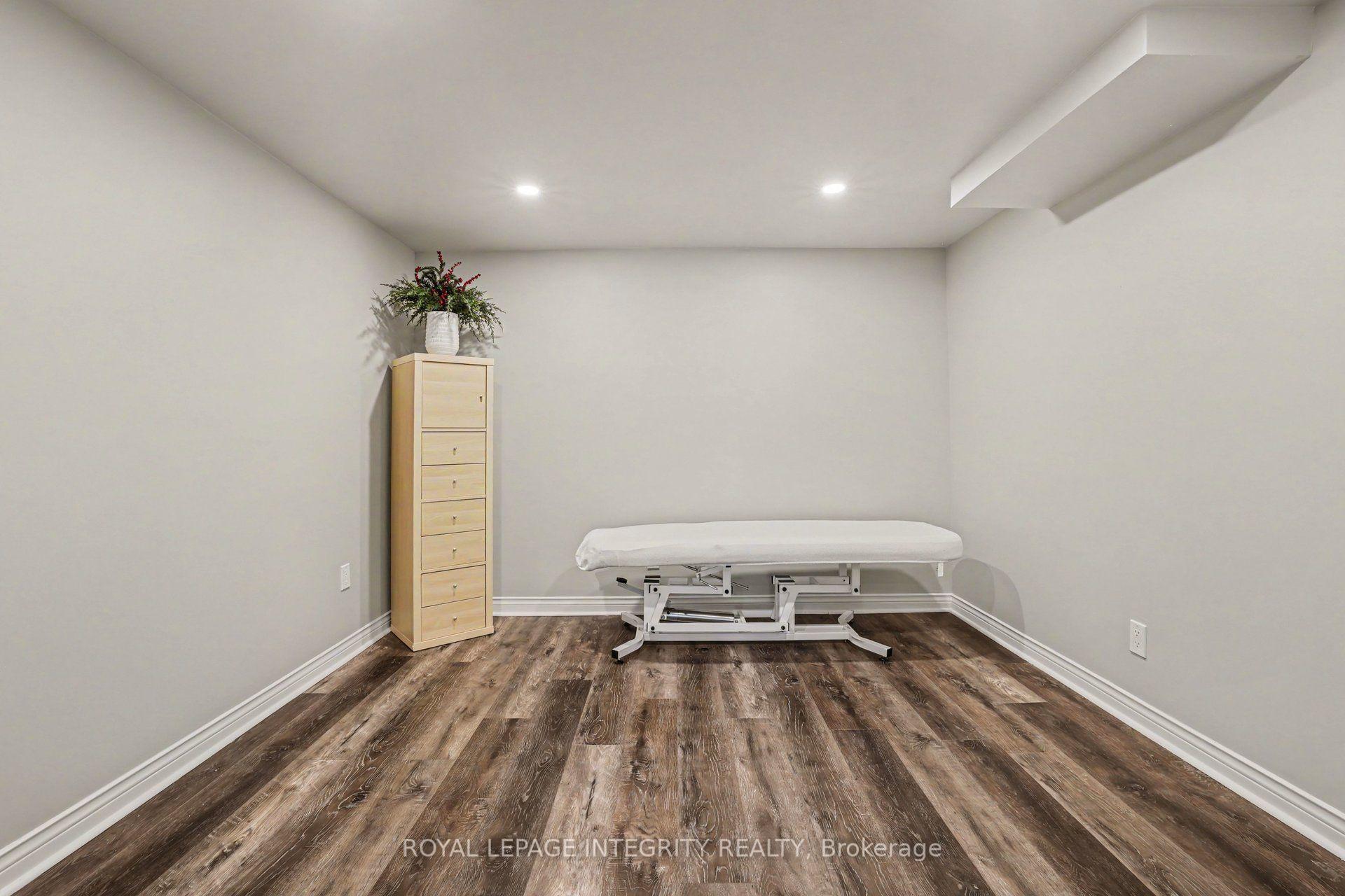Photo 41 of 92 Broughton Street, Ottawa, Kanata - Kanata Lakes/Heritage Hills — HOMEH