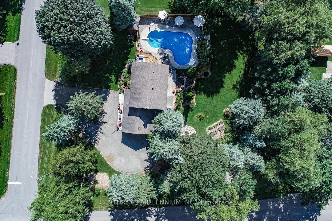 Photo 2 of 1666 Spruce Drive, Caledon, Caledon Village — HOMEH