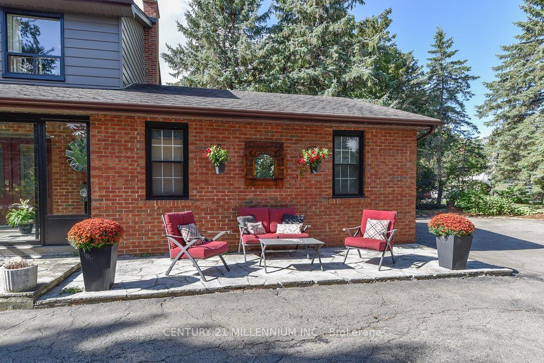 Photo 8 of 1666 Spruce Drive, Caledon, Caledon Village — HOMEH