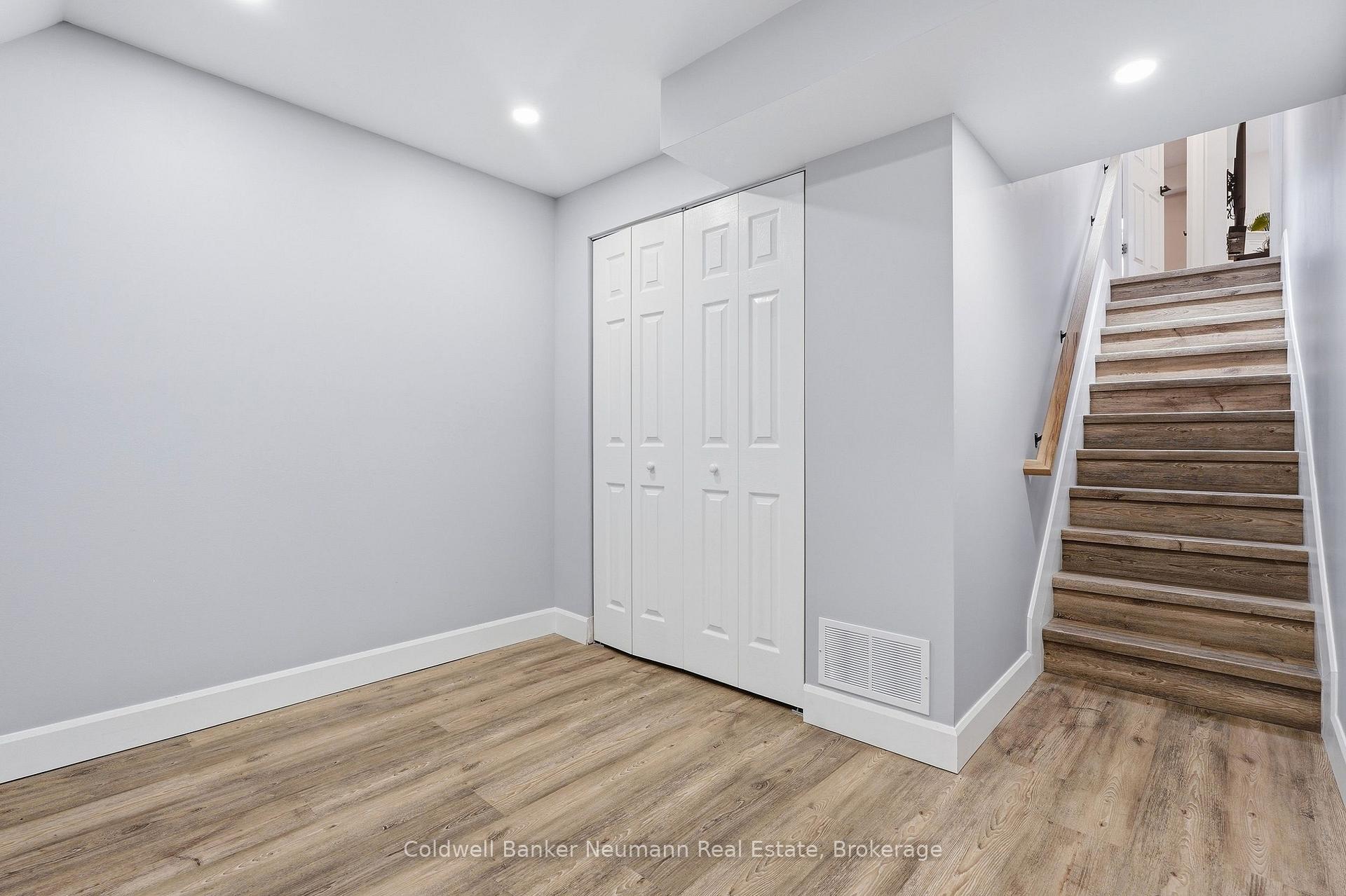 Photo 40 of 20 Trailbrook Lane, Guelph, Grange Road — HOMEH