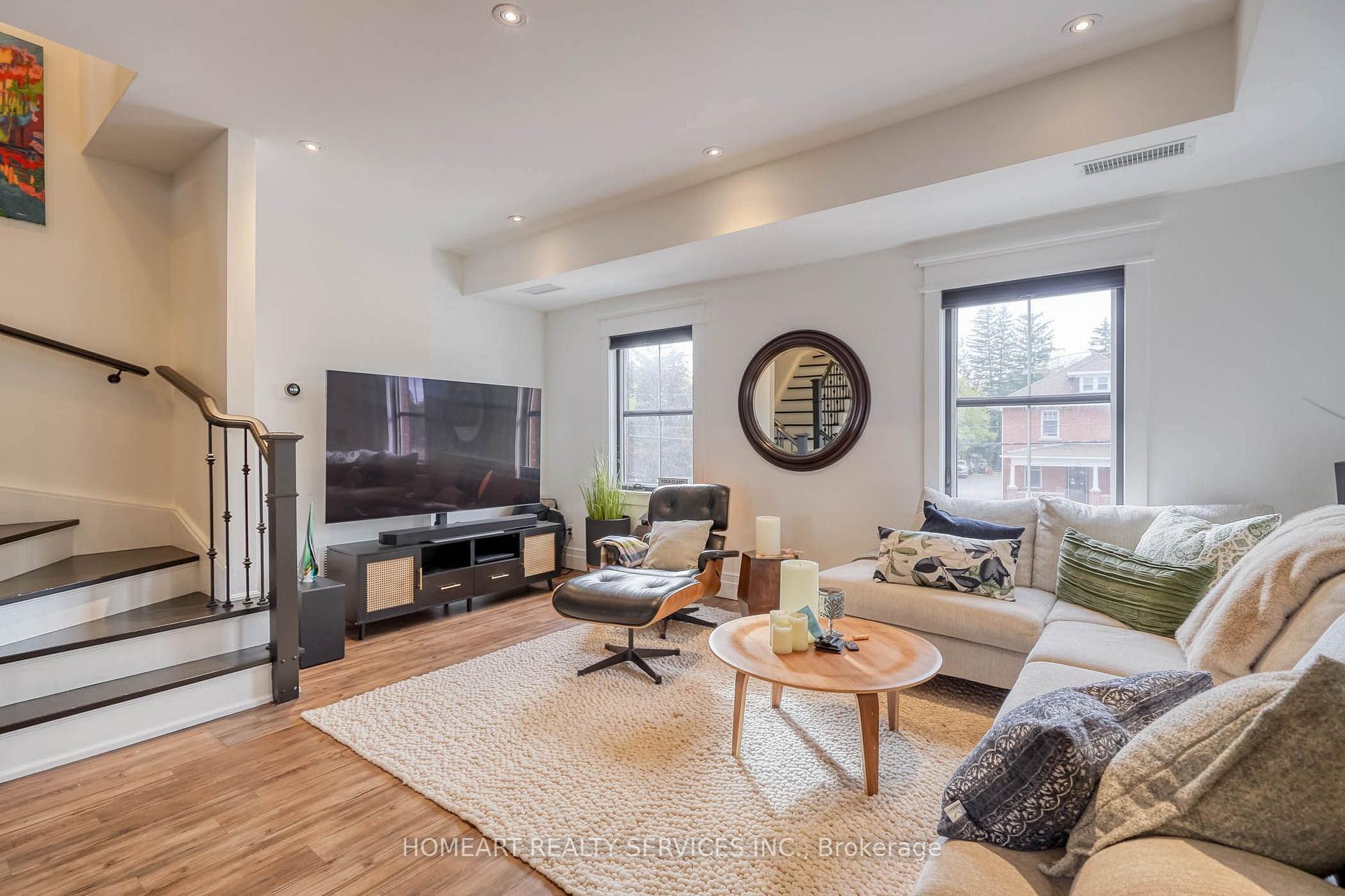 Photo 6 of Unit 209, 17 Baldwin Street, Whitby, Brooklin — HOMEH