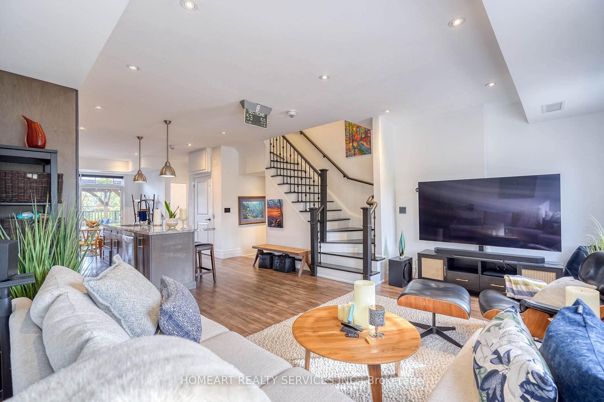 Photo 8 of Unit 209, 17 Baldwin Street, Whitby, Brooklin — HOMEH