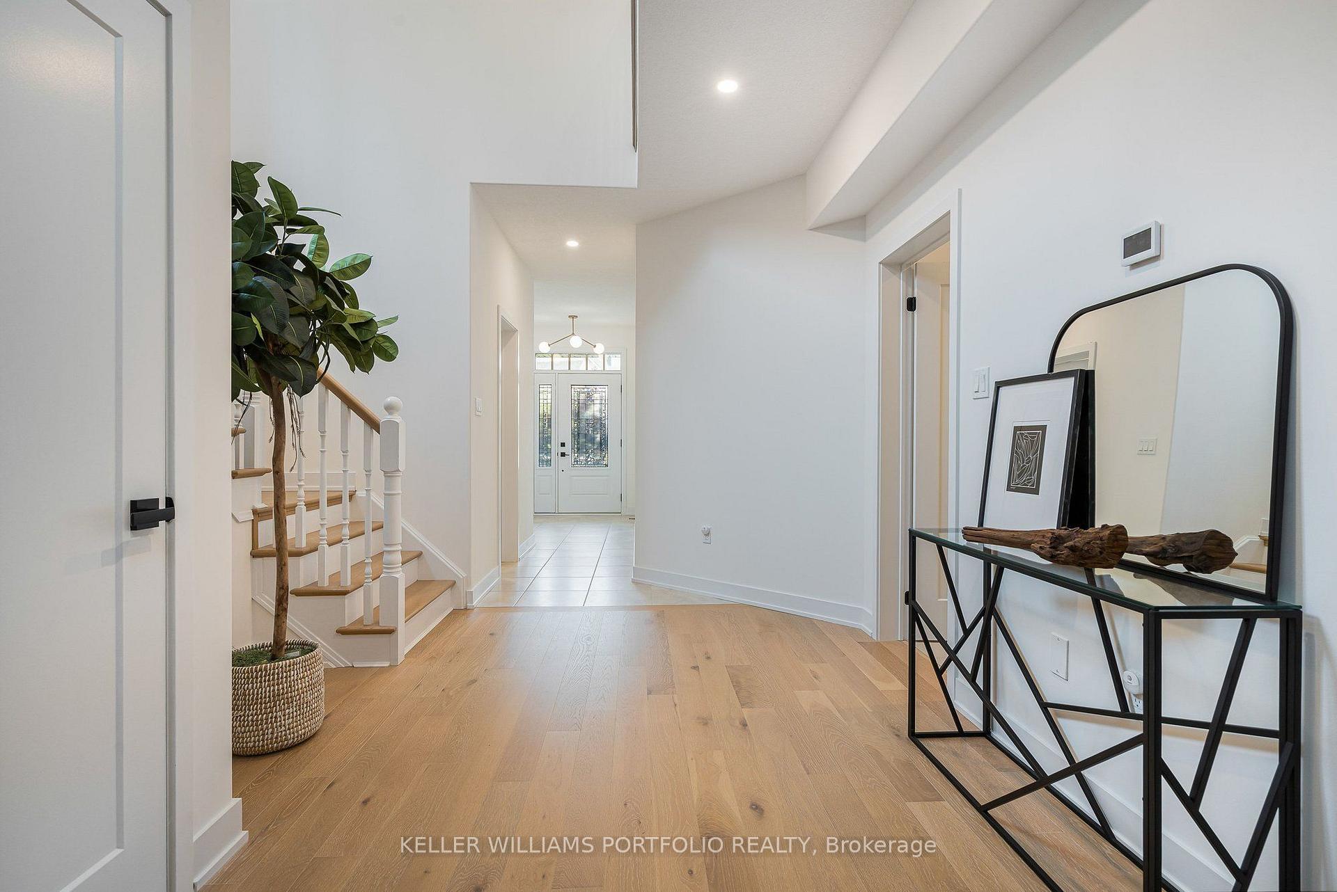 Photo 3 of 51 Maidens Crescent, Collingwood — HOMEH