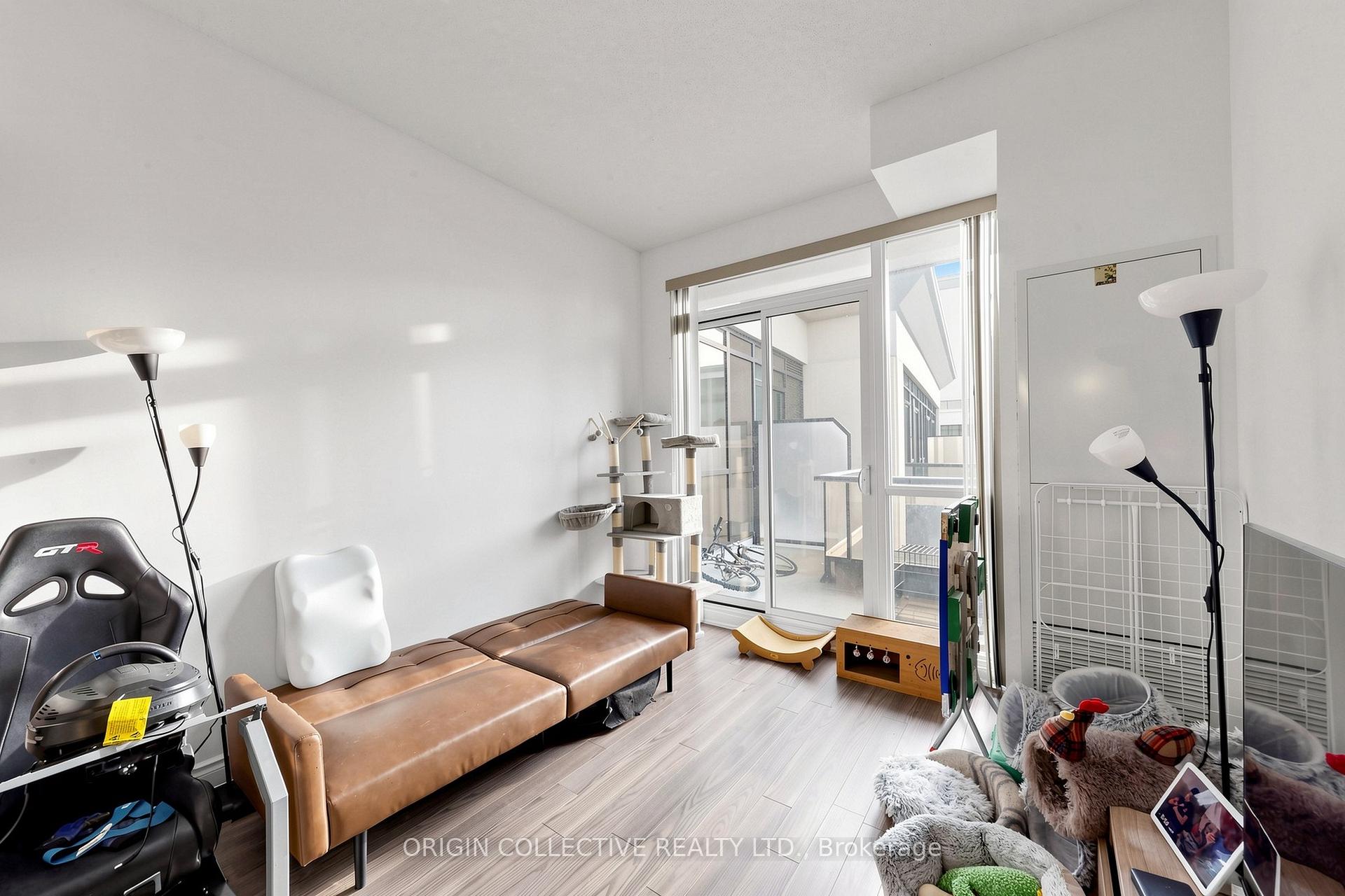 Photo 6 of Unit 901, 38 Cedarland Drive, Markham, Unionville — HOMEH