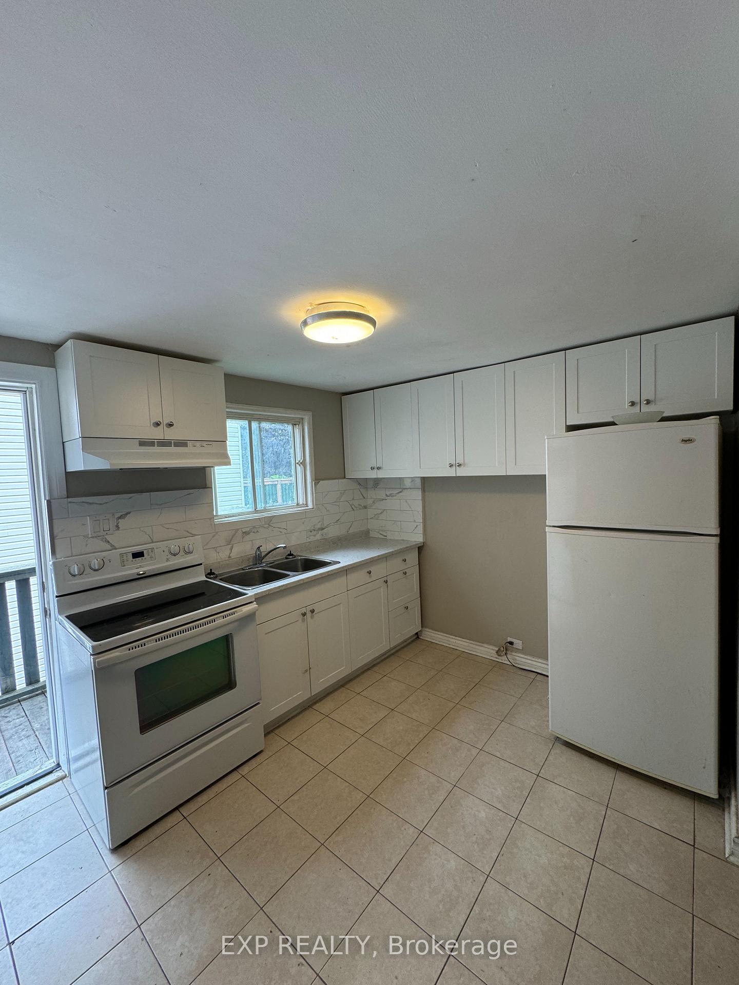 Photo 2 of Unit 3, 72 Barrette Street, Ottawa, Vanier — HOMEH