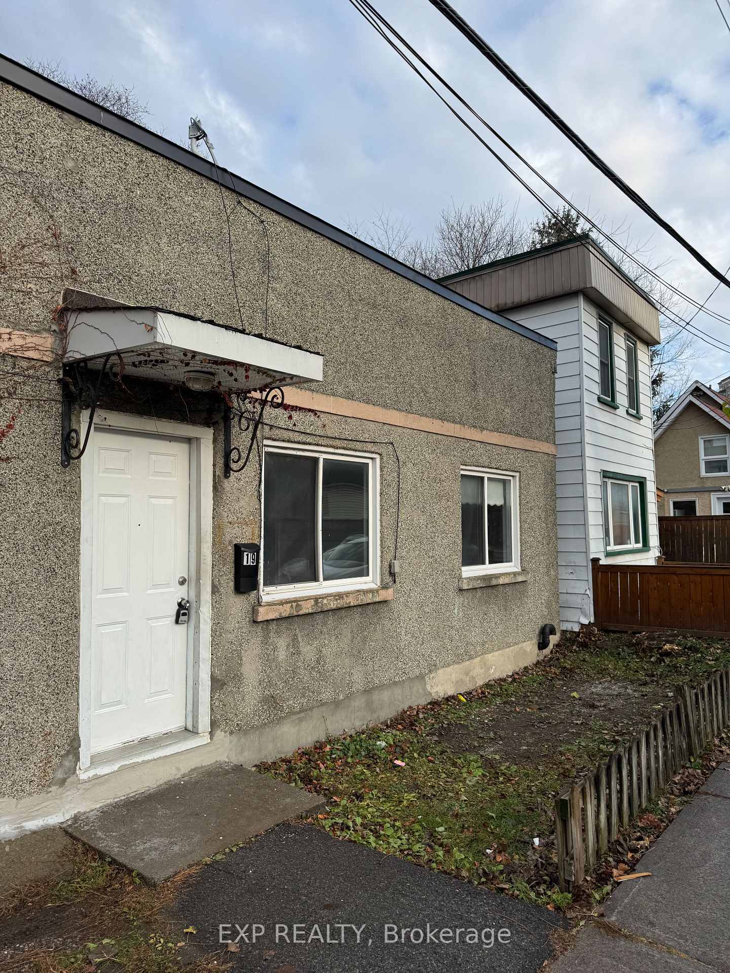 Photo 2 of 19 Loyer Street, Ottawa, Vanier — HOMEH