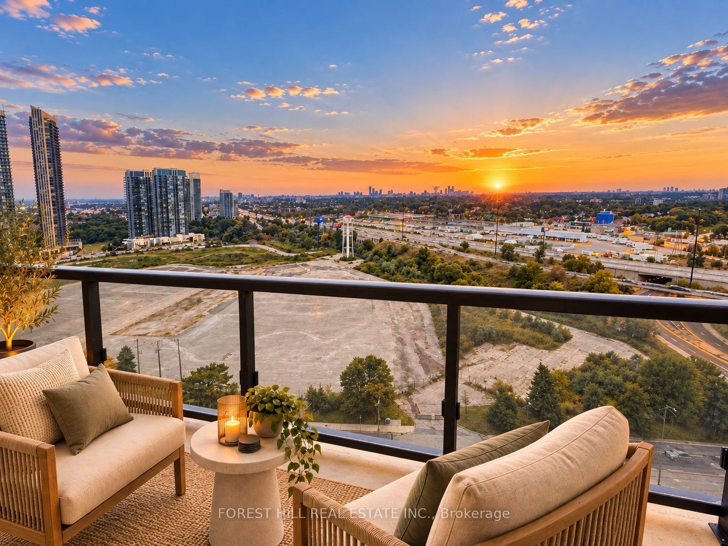 Photo 4 of Unit 2009, 38 Annie Craig Drive, Etobicoke, Mimico — HOMEH