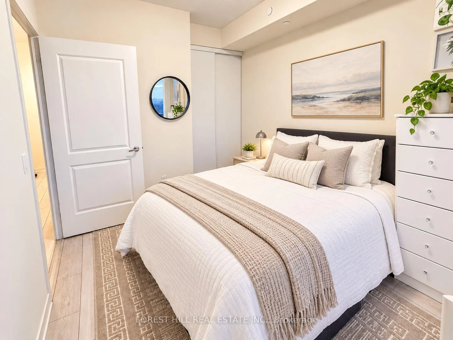Photo 8 of Unit 2009, 38 Annie Craig Drive, Etobicoke, Mimico — HOMEH