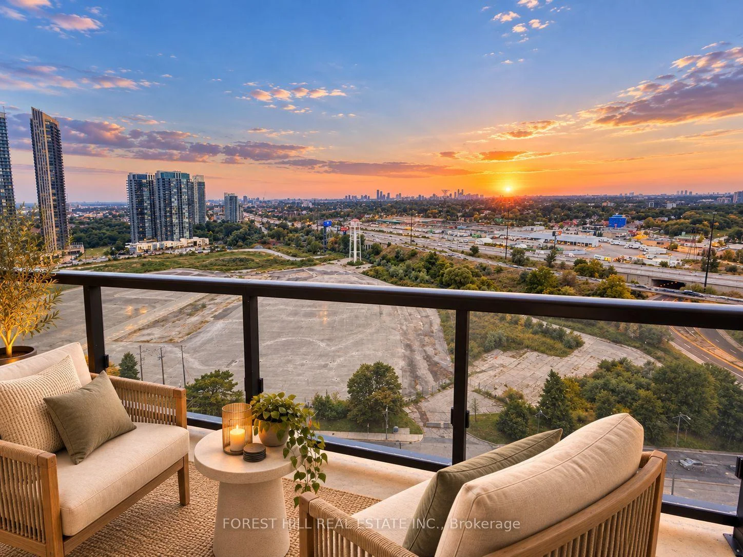 Photo 42 of Unit 2009, 38 Annie Craig Drive, Etobicoke, Mimico — HOMEH