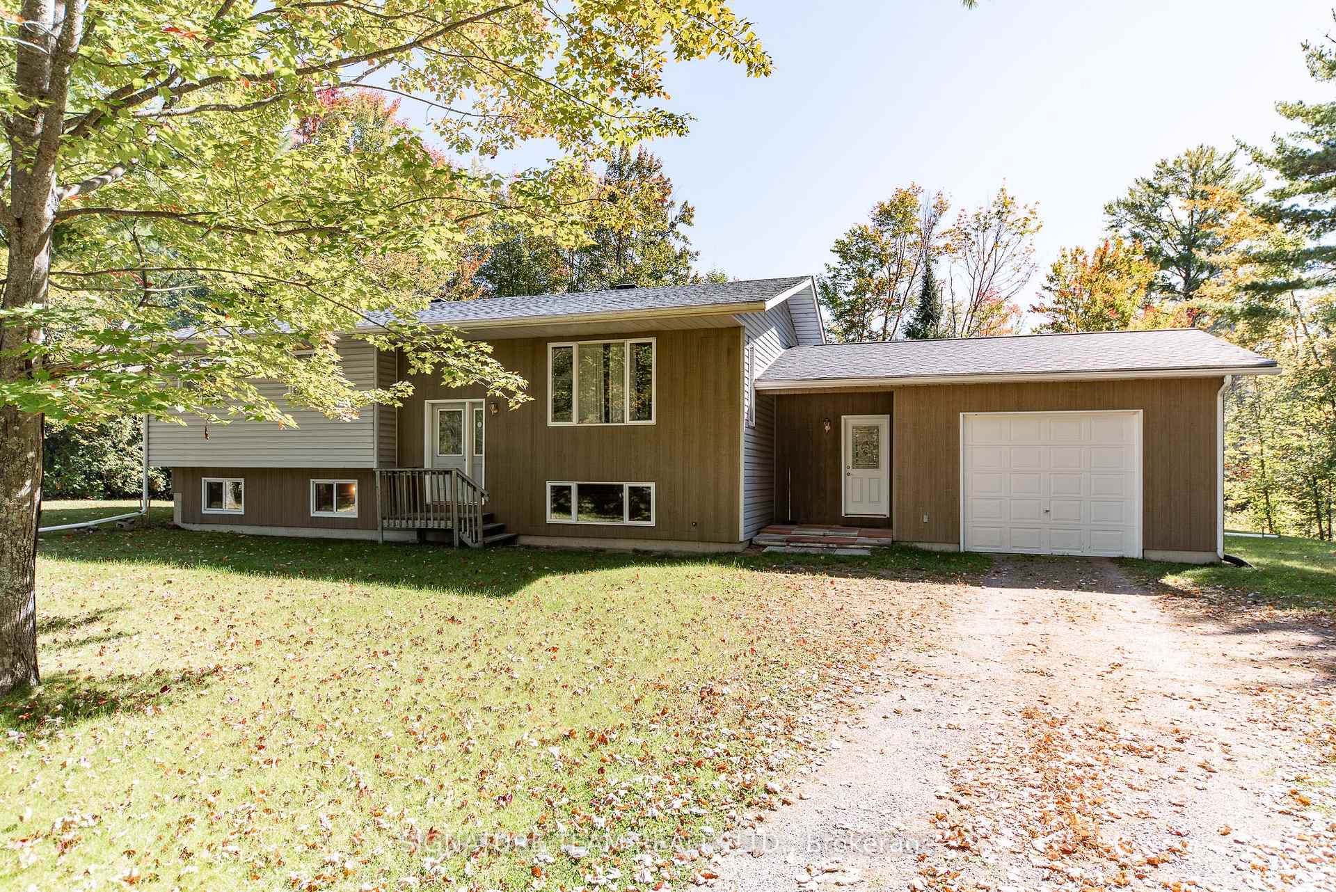 Photo 3 of 583 Achray Road, Laurentian Valley, Laurentian Valley — HOMEH