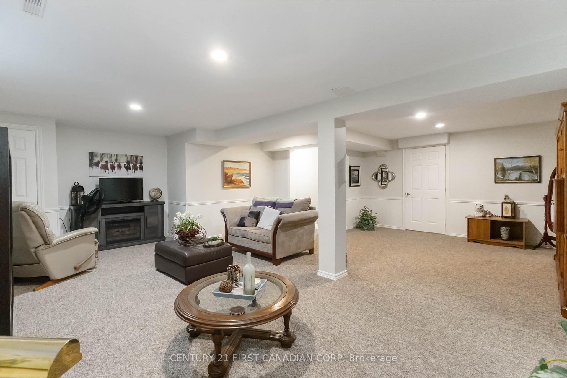 Photo 23 of Unit 4, 140 McGarrell Drive, London, North R — HOMEH