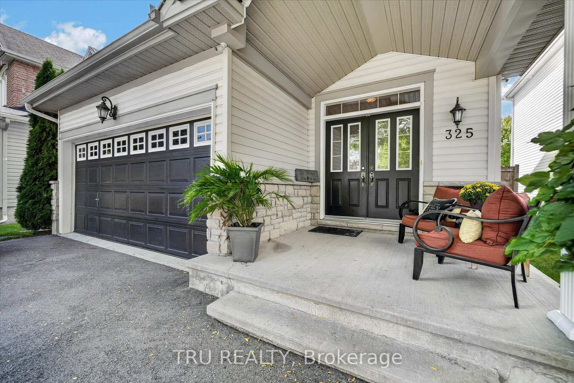 Photo 3 of 325 Upcountry Drive E, Ottawa, Stittsville (South) — HOMEH