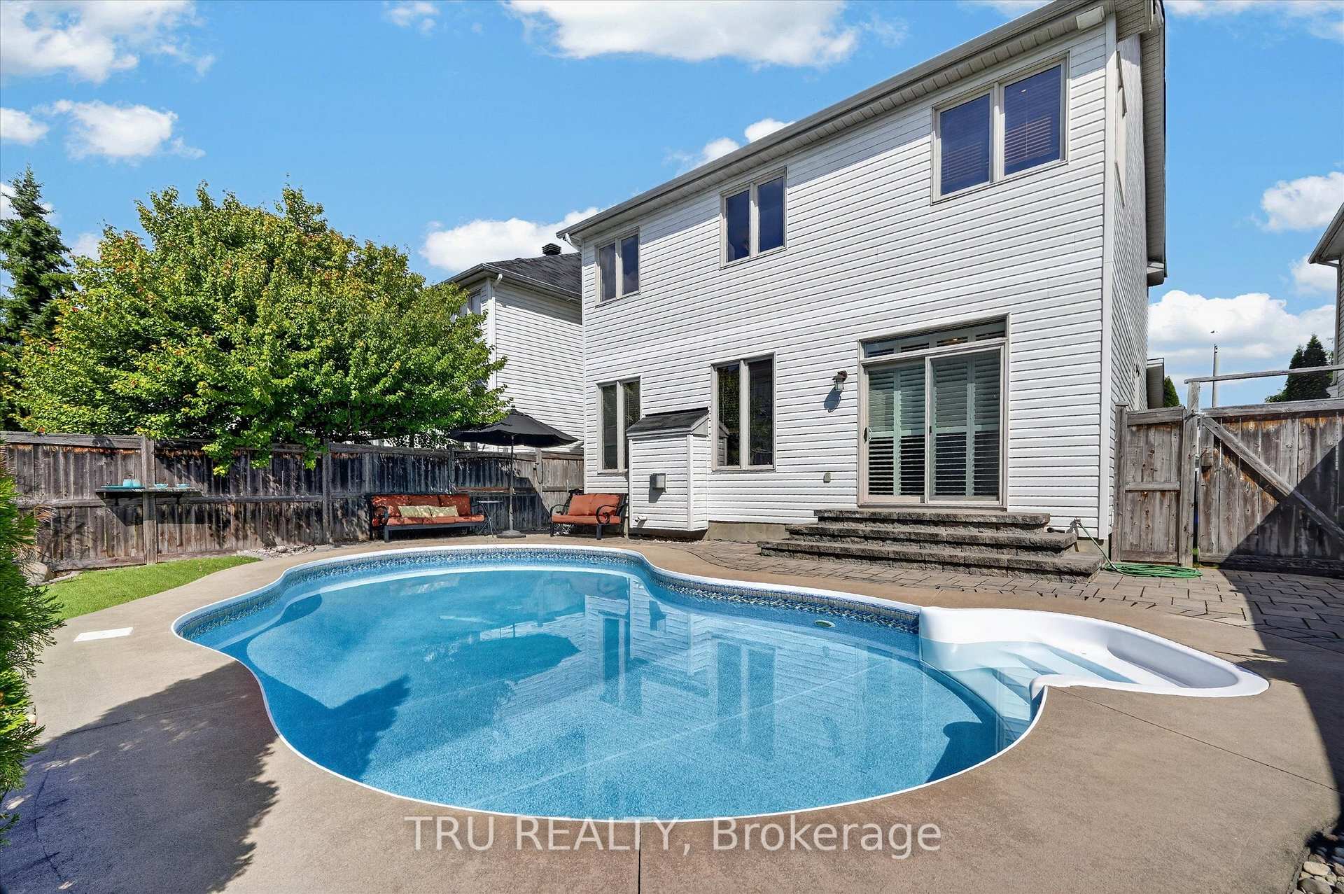 Photo 5 of 325 Upcountry Drive E, Ottawa, Stittsville (South) — HOMEH