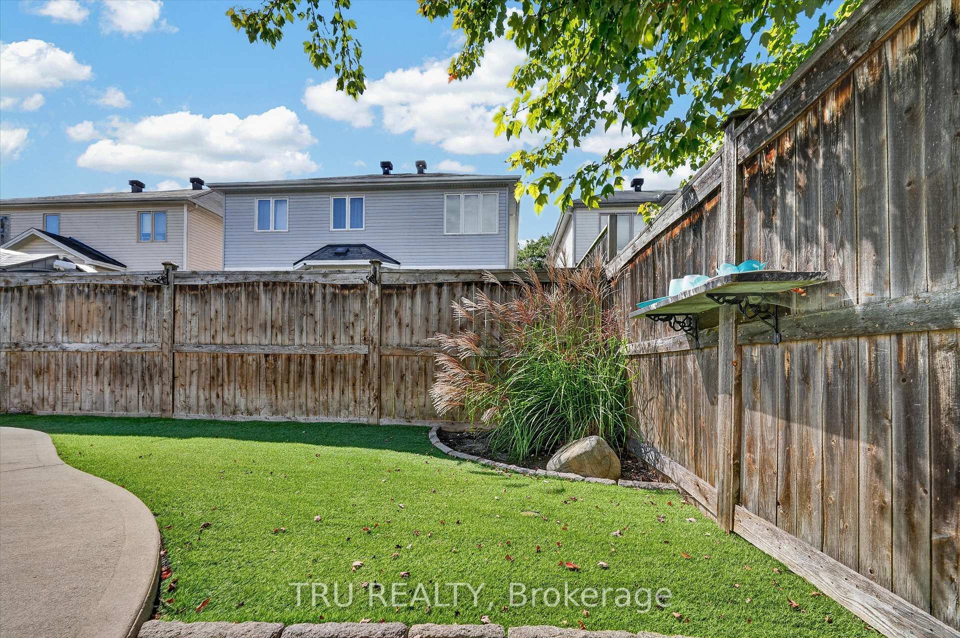Photo 10 of 325 Upcountry Drive E, Ottawa, Stittsville (South) — HOMEH