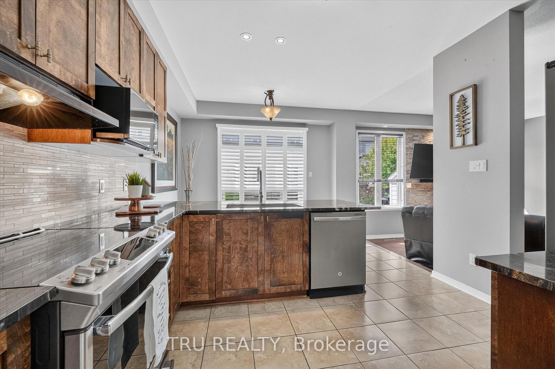 Photo 24 of 325 Upcountry Drive E, Ottawa, Stittsville (South) — HOMEH