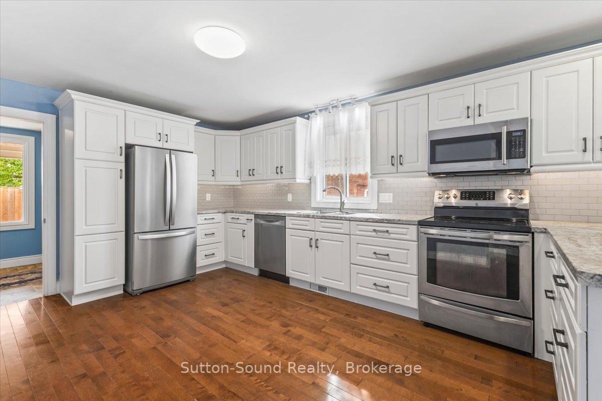 Photo 11 of 885 2nd Avenue W, Owen Sound — HOMEH