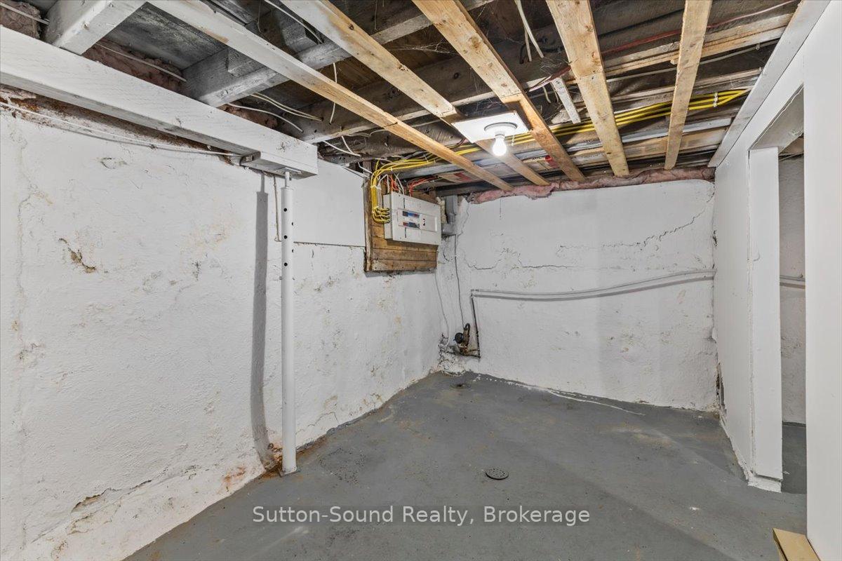 Photo 24 of 885 2nd Avenue W, Owen Sound — HOMEH