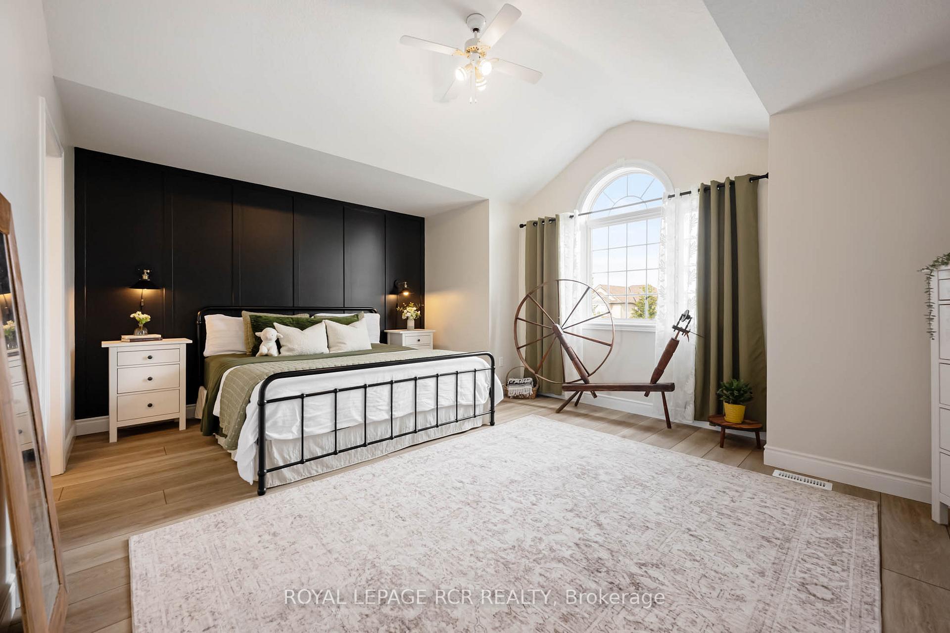 Photo 10 of 12 Maude Court, Orangeville — HOMEH