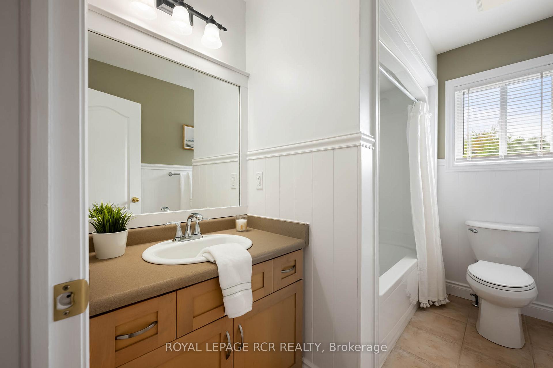 Photo 15 of 12 Maude Court, Orangeville — HOMEH