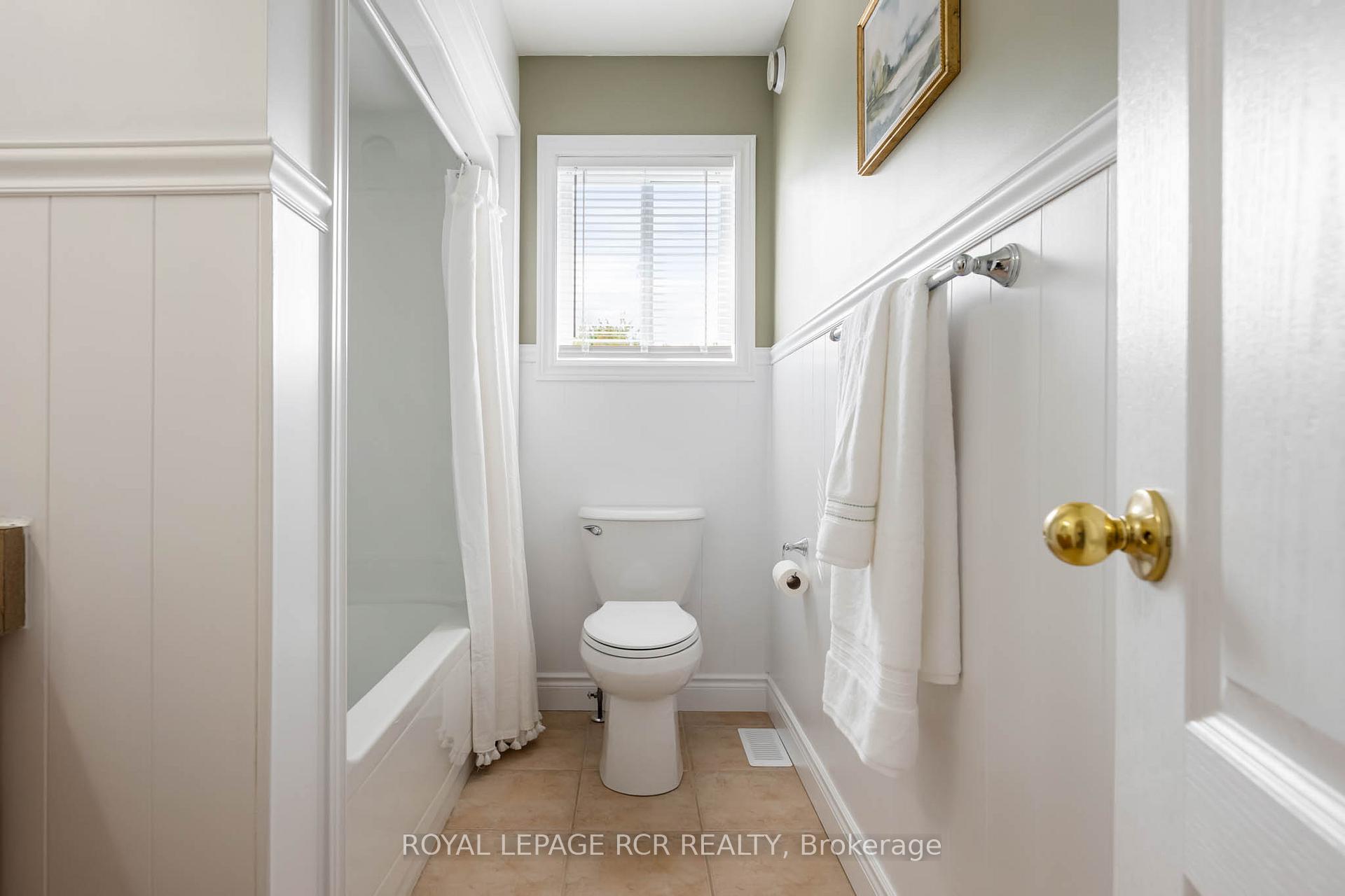 Photo 16 of 12 Maude Court, Orangeville — HOMEH