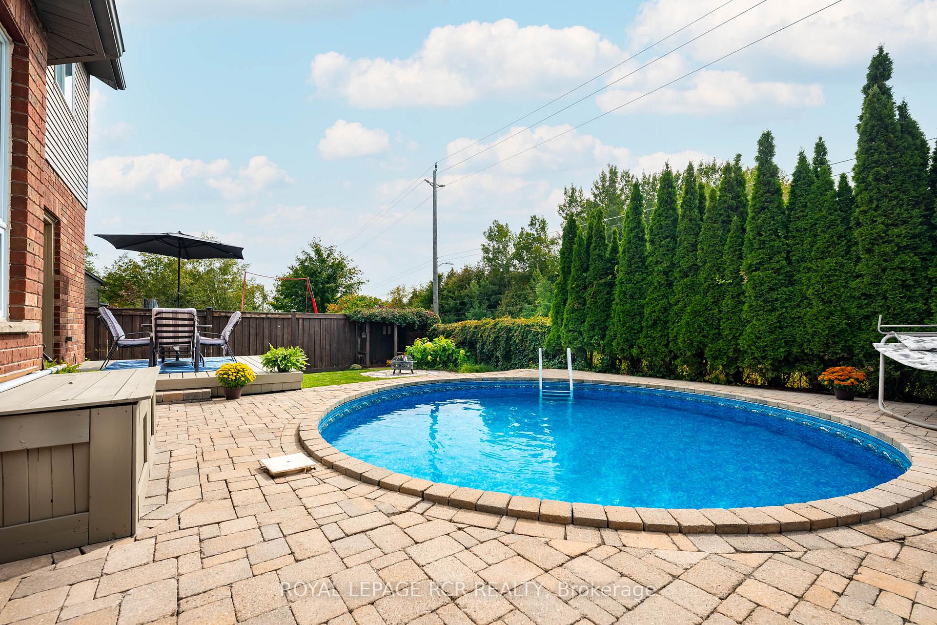 Photo 17 of 12 Maude Court, Orangeville — HOMEH
