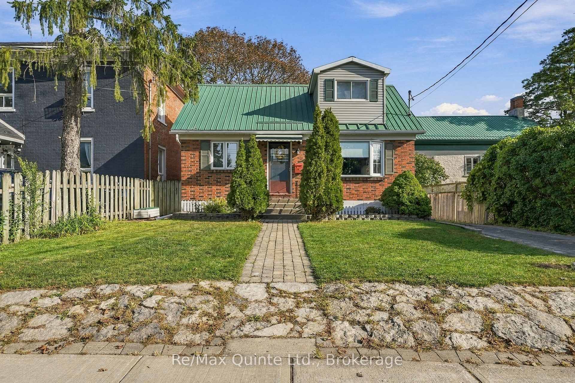 Photo of 170 Moira Street W