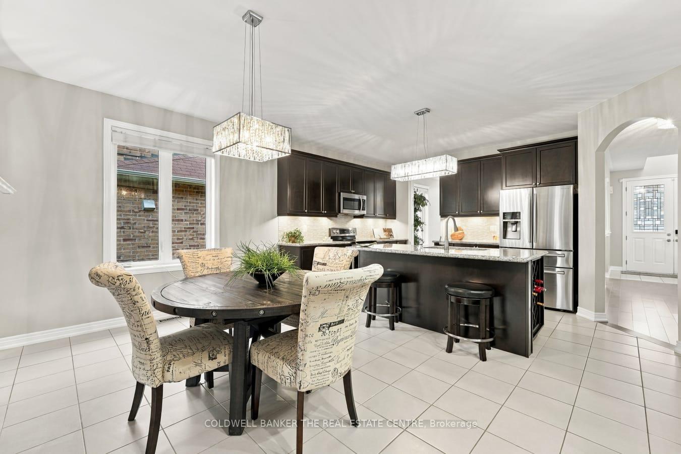Photo 16 of 25 Manor Forest Road, East Gwillimbury, Mt Albert — HOMEH