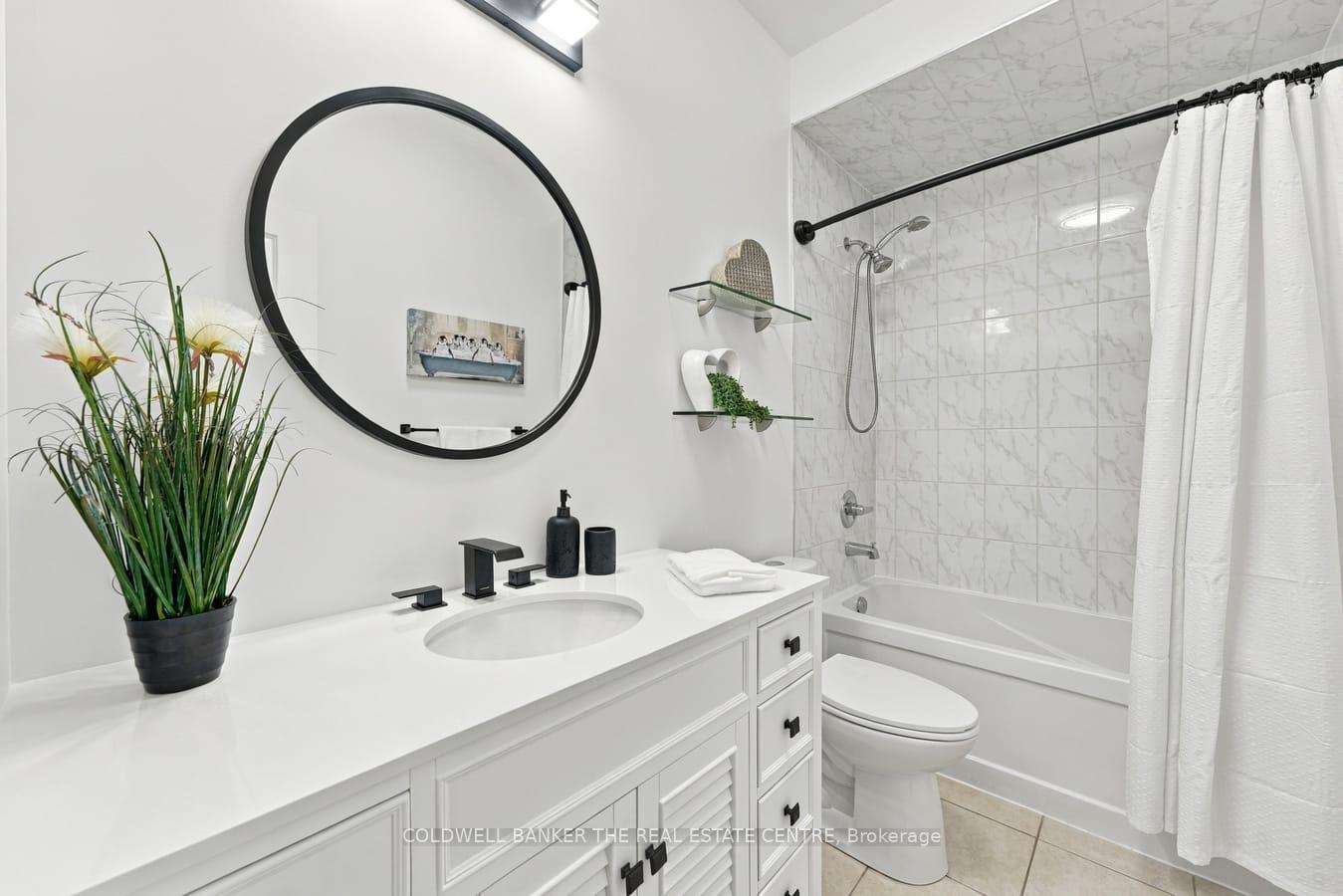 Photo 22 of 25 Manor Forest Road, East Gwillimbury, Mt Albert — HOMEH