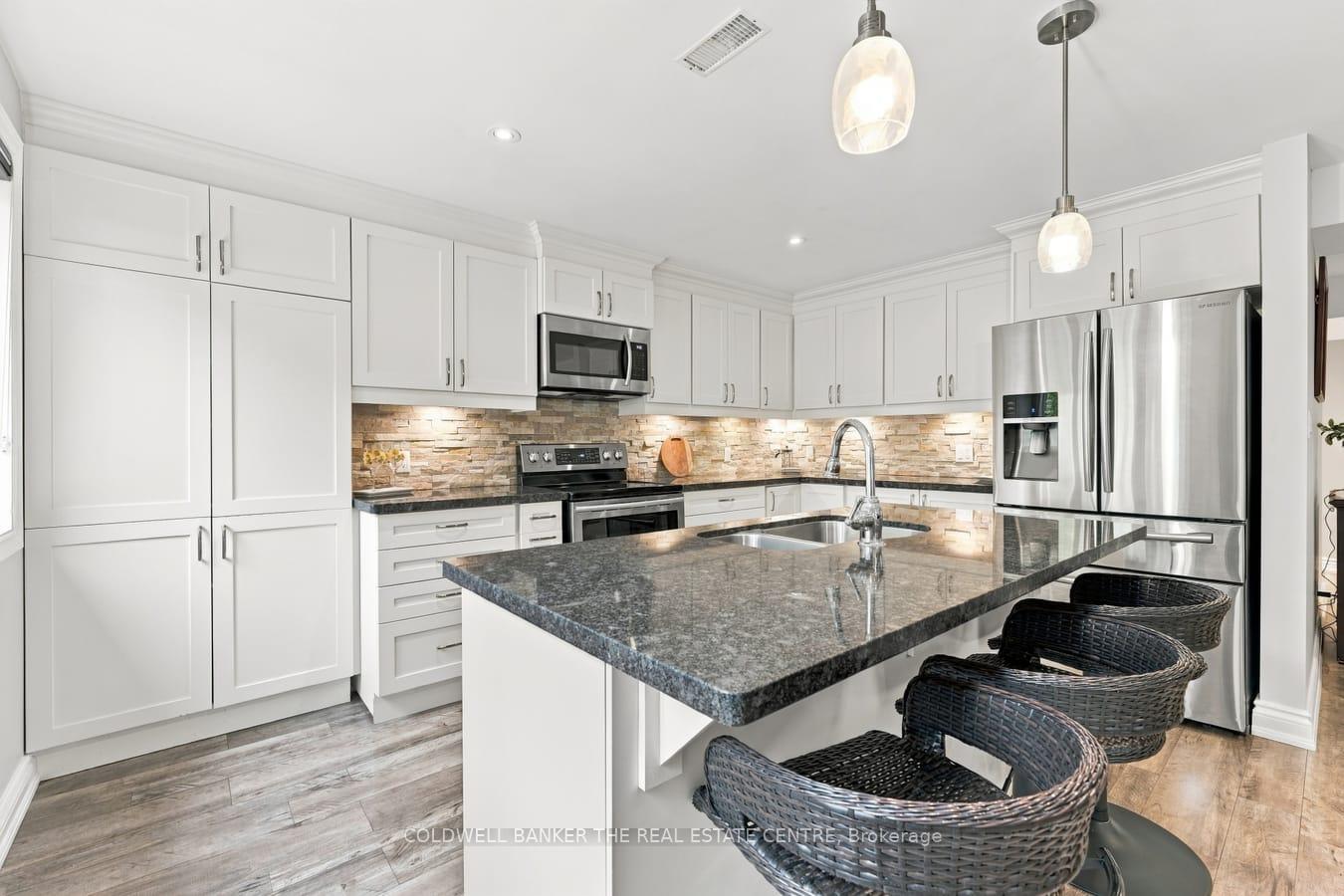 Photo 32 of 25 Manor Forest Road, East Gwillimbury, Mt Albert — HOMEH