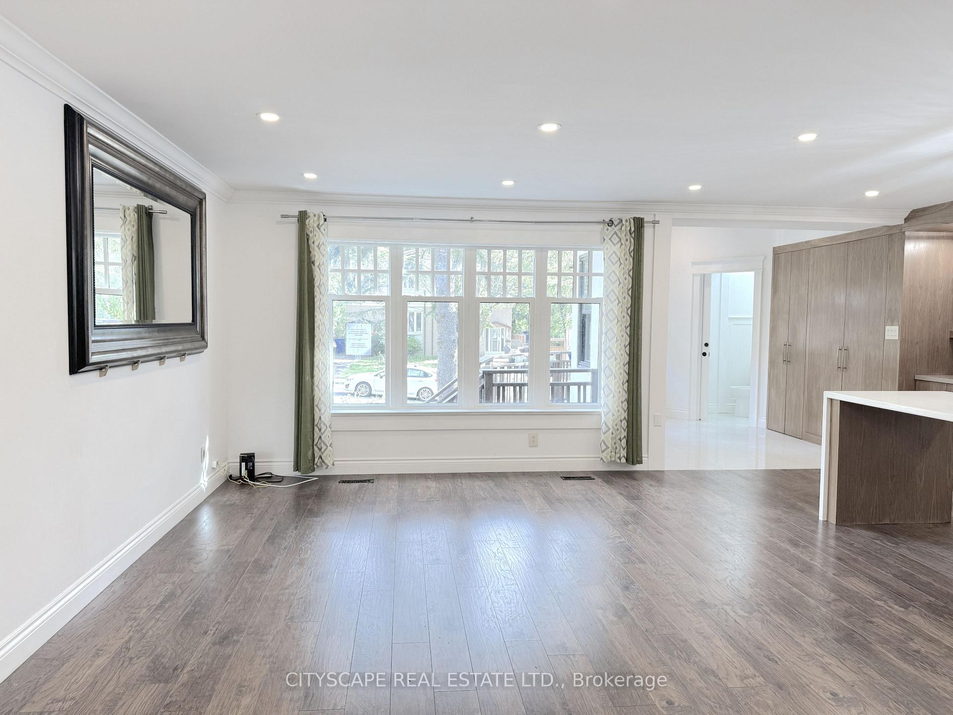 Photo 17 of 60 Hillview Drive, Newmarket, Bristol-London — HOMEH