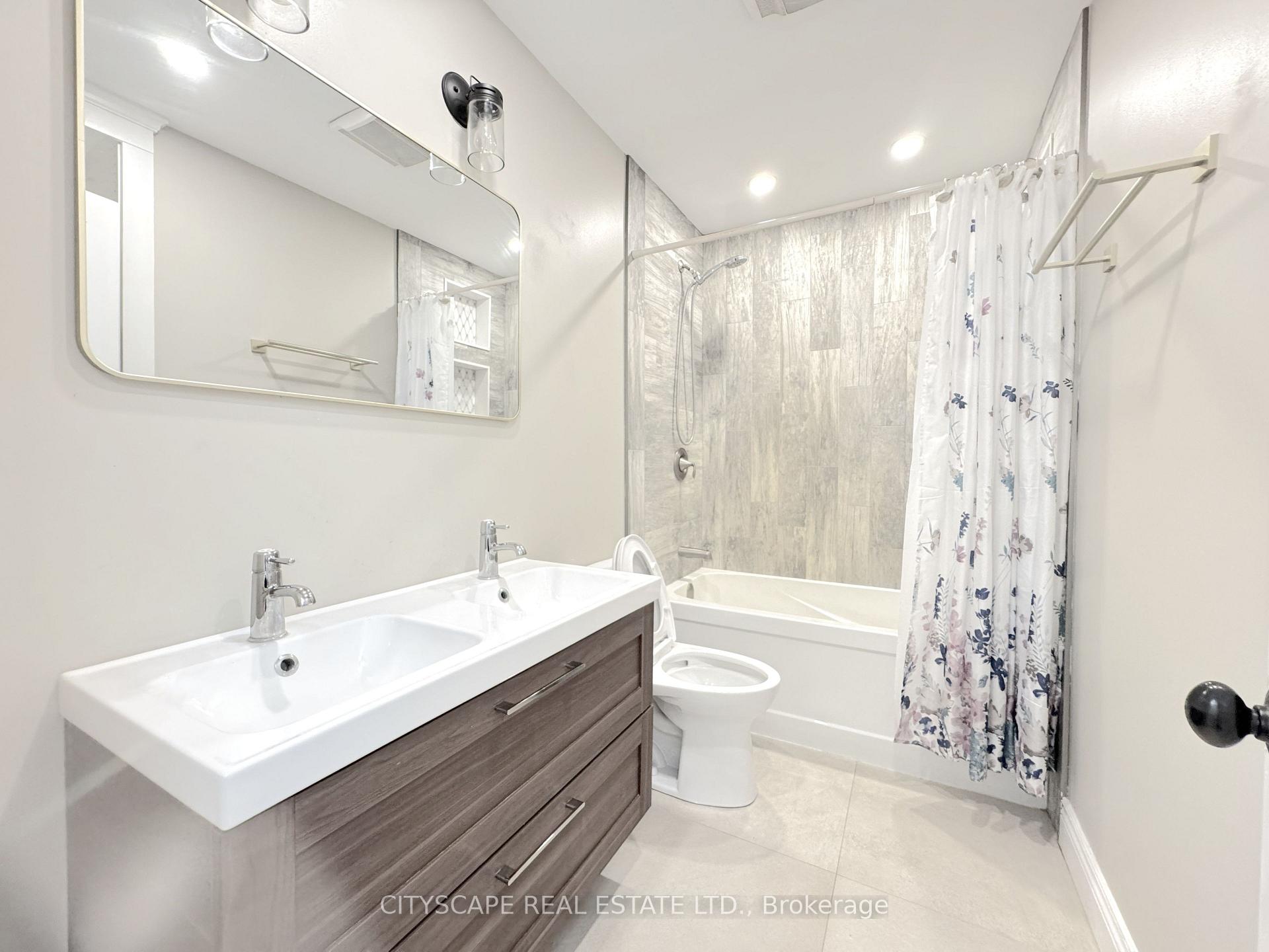 Photo 24 of 60 Hillview Drive, Newmarket, Bristol-London — HOMEH