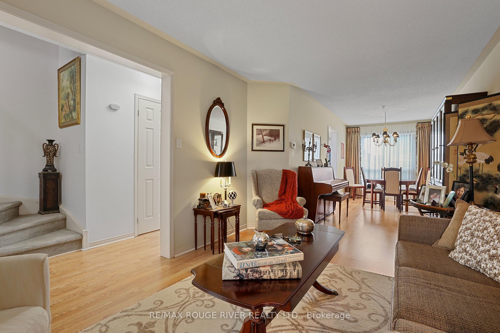 Photo 11 of 1543 Otonabee Drive, Pickering, Amberlea — HOMEH