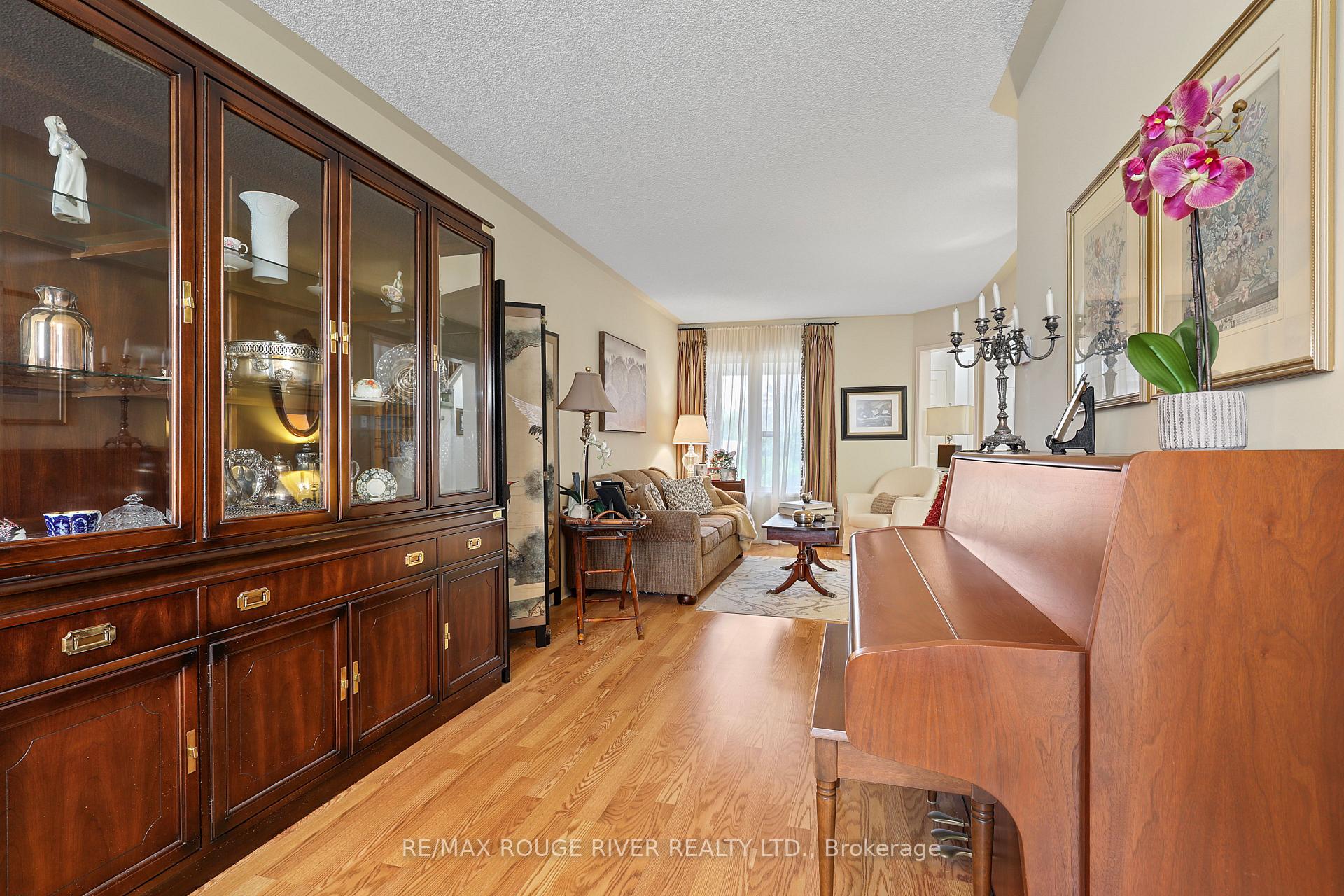 Photo 15 of 1543 Otonabee Drive, Pickering, Amberlea — HOMEH