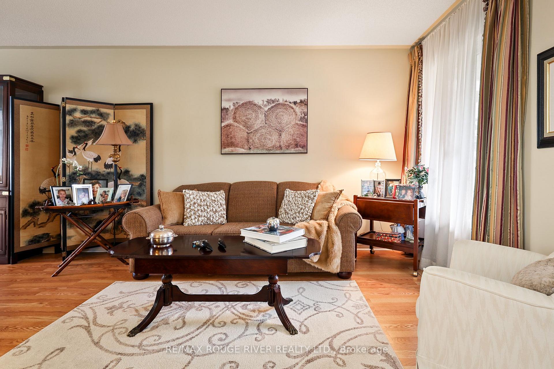Photo 16 of 1543 Otonabee Drive, Pickering, Amberlea — HOMEH
