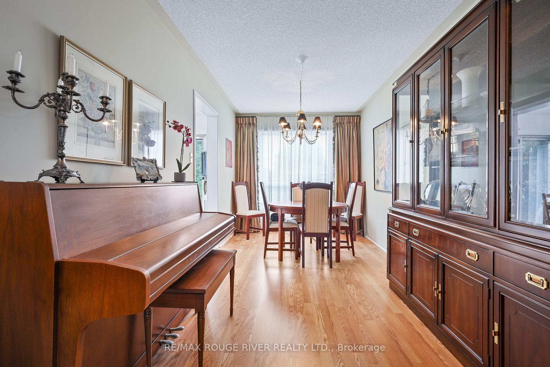 Photo 17 of 1543 Otonabee Drive, Pickering, Amberlea — HOMEH