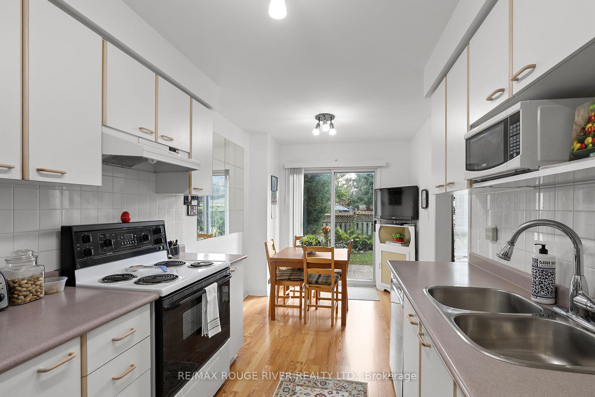 Photo 18 of 1543 Otonabee Drive, Pickering, Amberlea — HOMEH