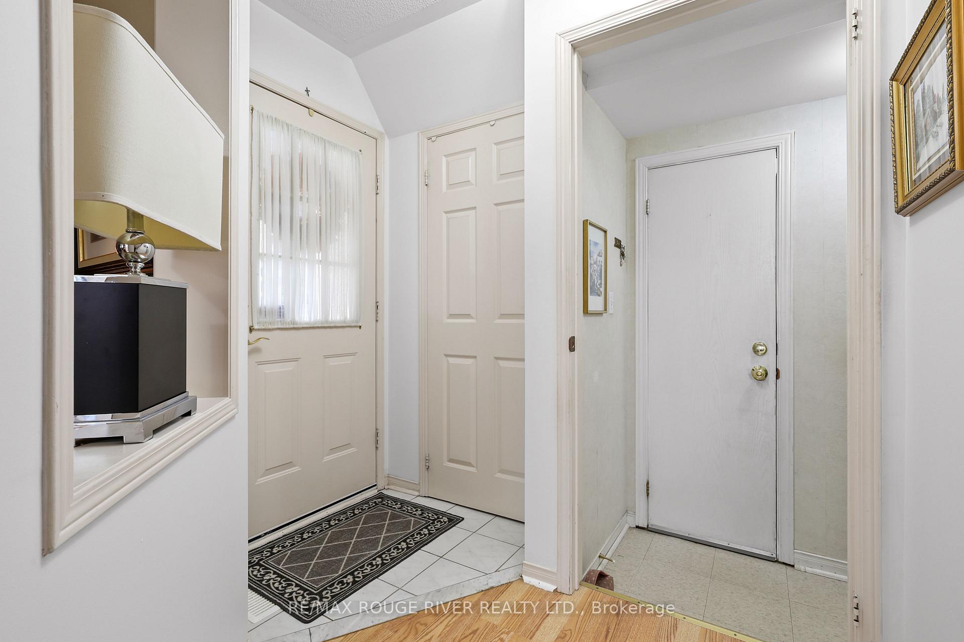 Photo 31 of 1543 Otonabee Drive, Pickering, Amberlea — HOMEH